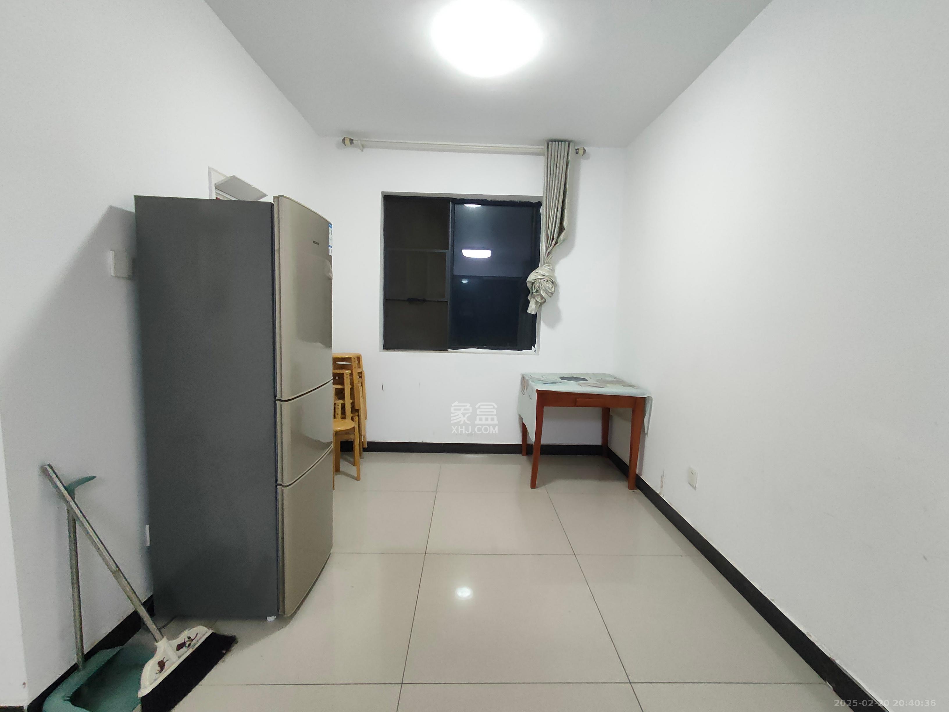 中建嘉和城  3室2厅2卫   2200.00元/月室内图