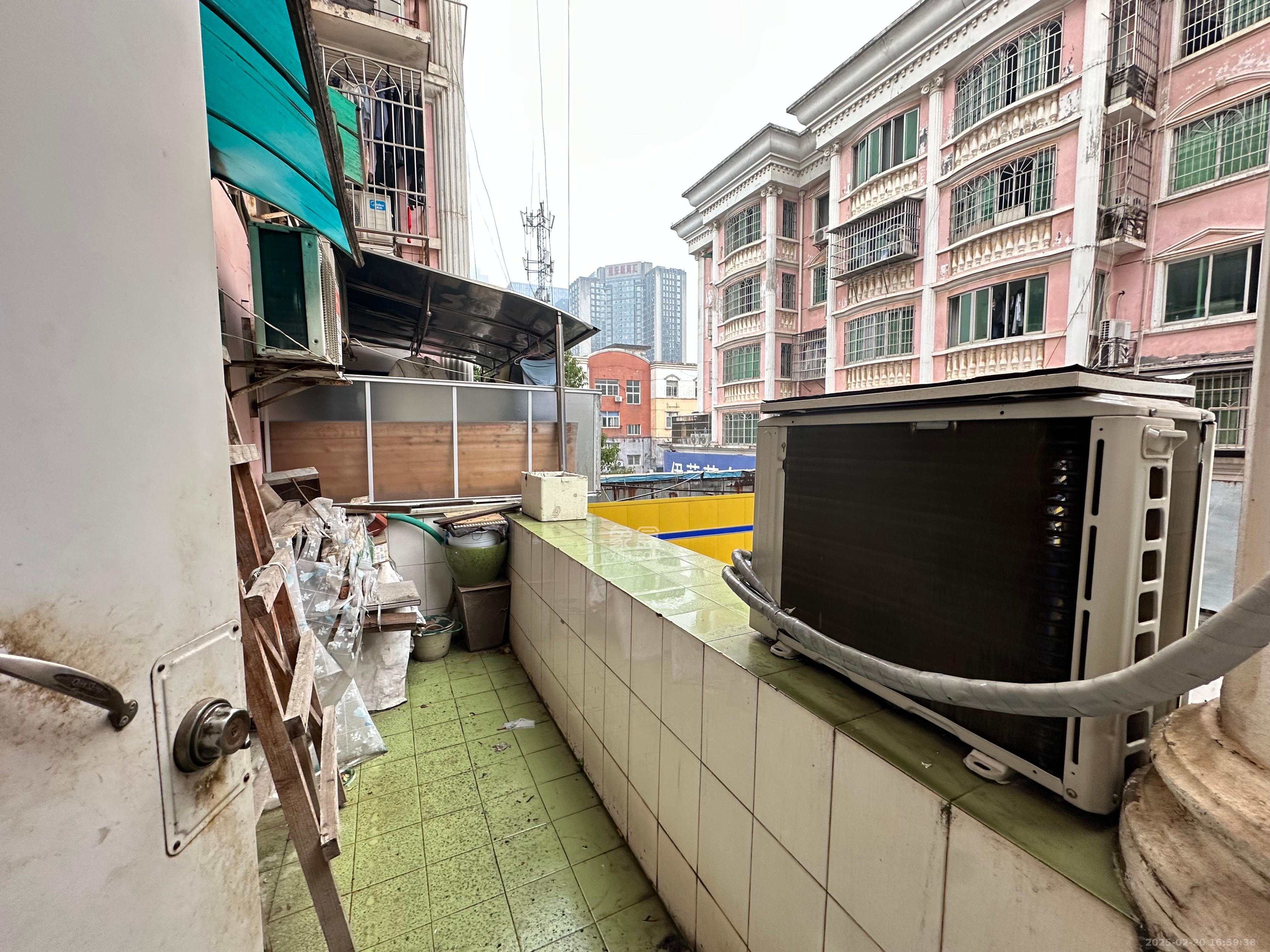 马王堆陶瓷建材新城  3室2厅1卫   2000.00元/月室内图