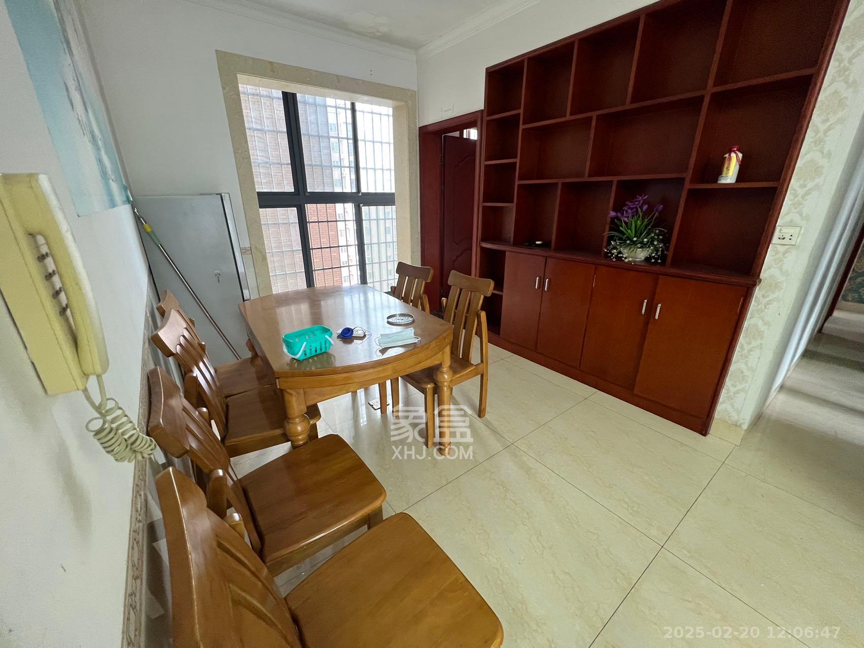 和馨园 3室2厅1卫 2800.0元/月 和馨园 3室2厅1卫 2800.0元/月室内图