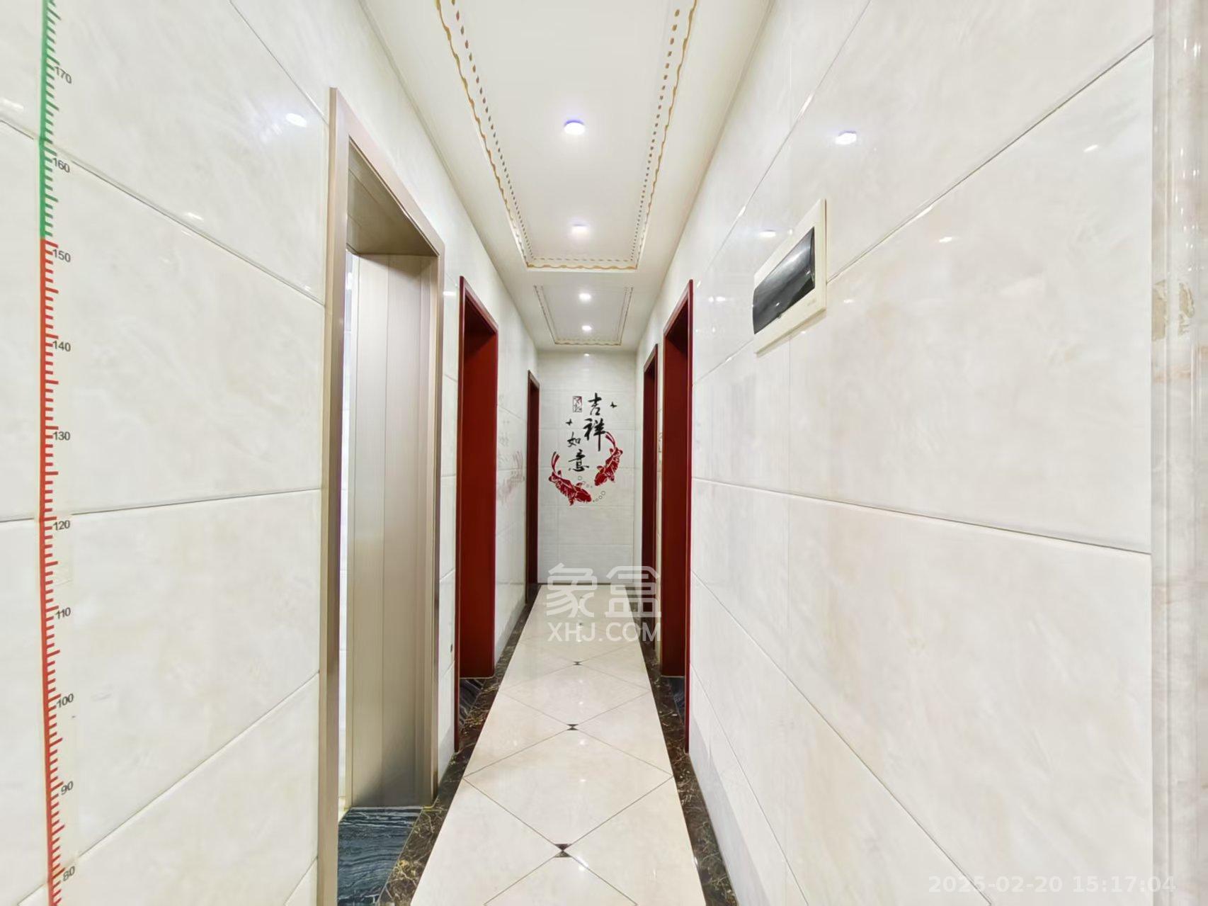 紫华郡 4室2厅2卫 3100.0元/月 紫华郡 4室2厅2卫 3100.0元/月室内图