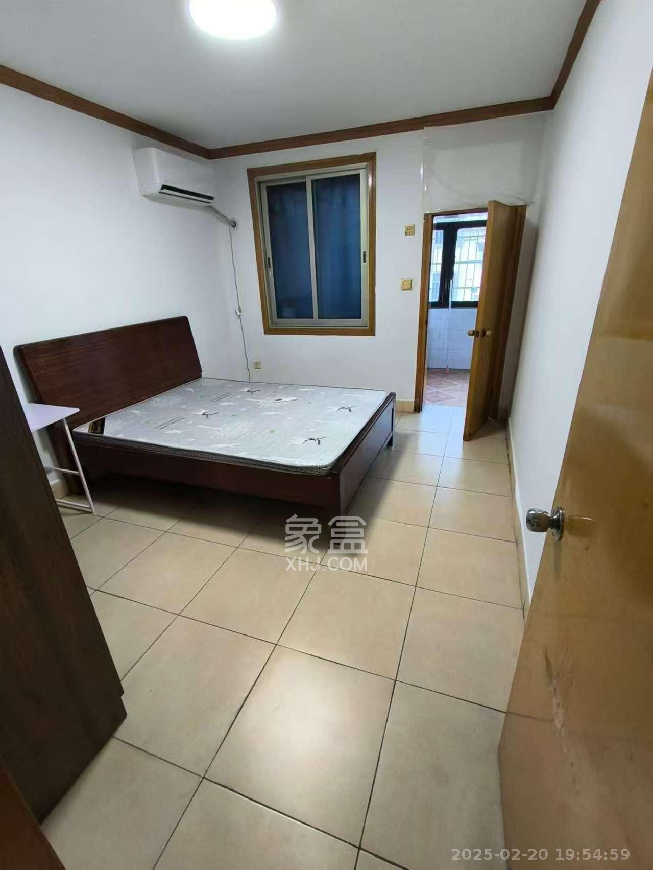 燕山街社区  2室1厅1卫   1800.00元/月室内图