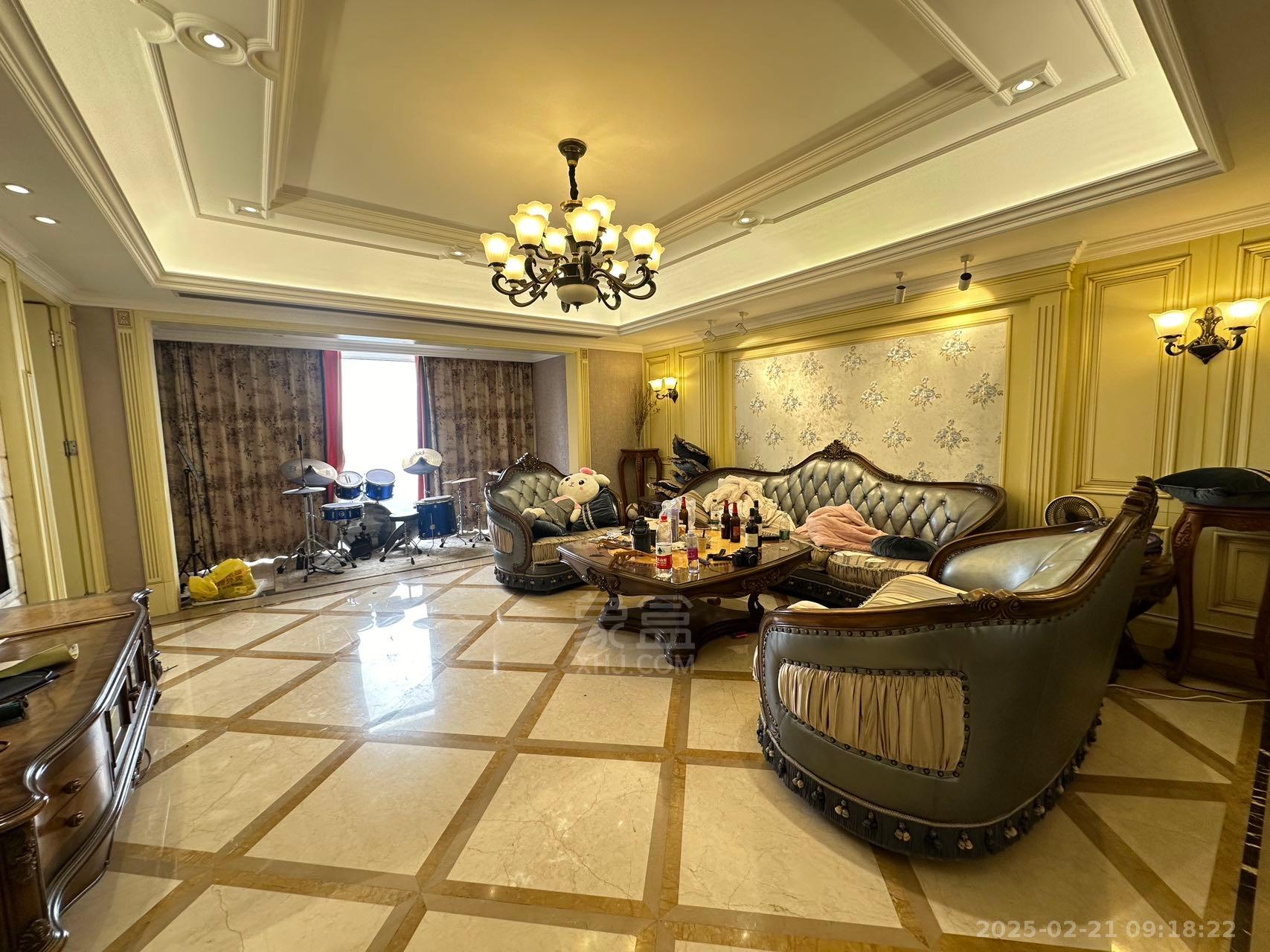 奥园养生城 4室2厅4卫 5300.0元/月 奥园养生城 4室2厅4卫 5300.0元/月室内图