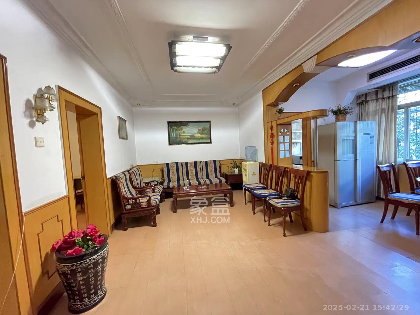 湘农桥社区  3室2厅2卫    2600.0元/月 湘农桥社区  3室2厅2卫    2600.0元/月室内图