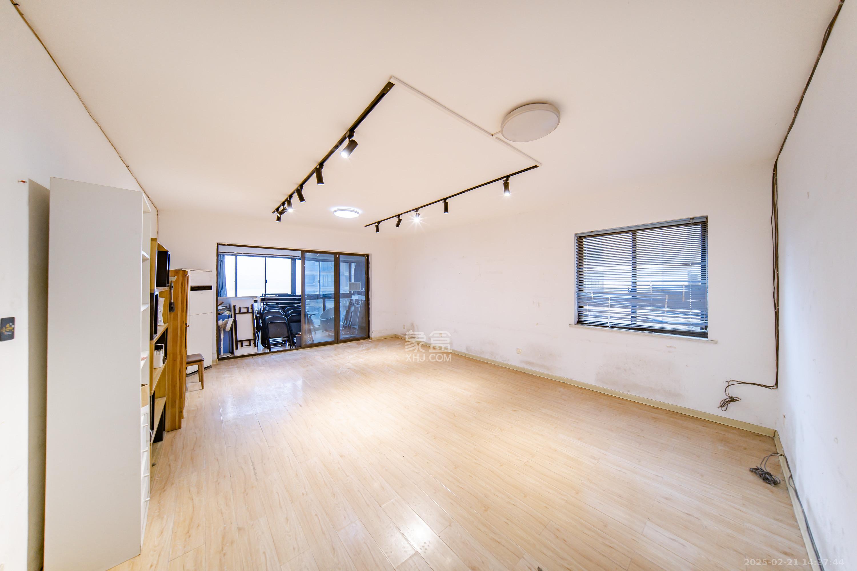 曙光泊岸 3室2厅1卫 3500.0元/月 曙光泊岸 3室2厅1卫 3500.0元/月室内图