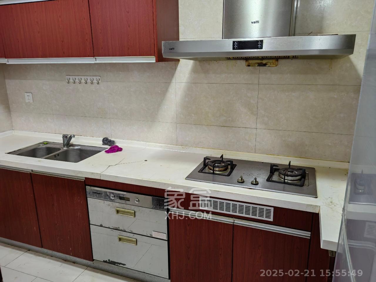 中海国际二期  3室2厅2卫   2200.00元/月室内图