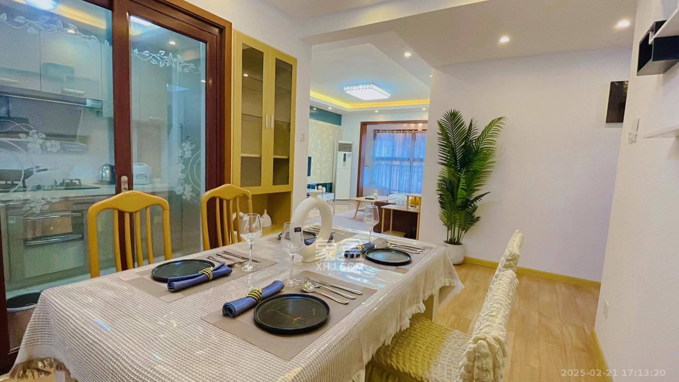 三一街区 3室2厅2卫 4500.0元/月 三一街区 3室2厅2卫 4500.0元/月室内图