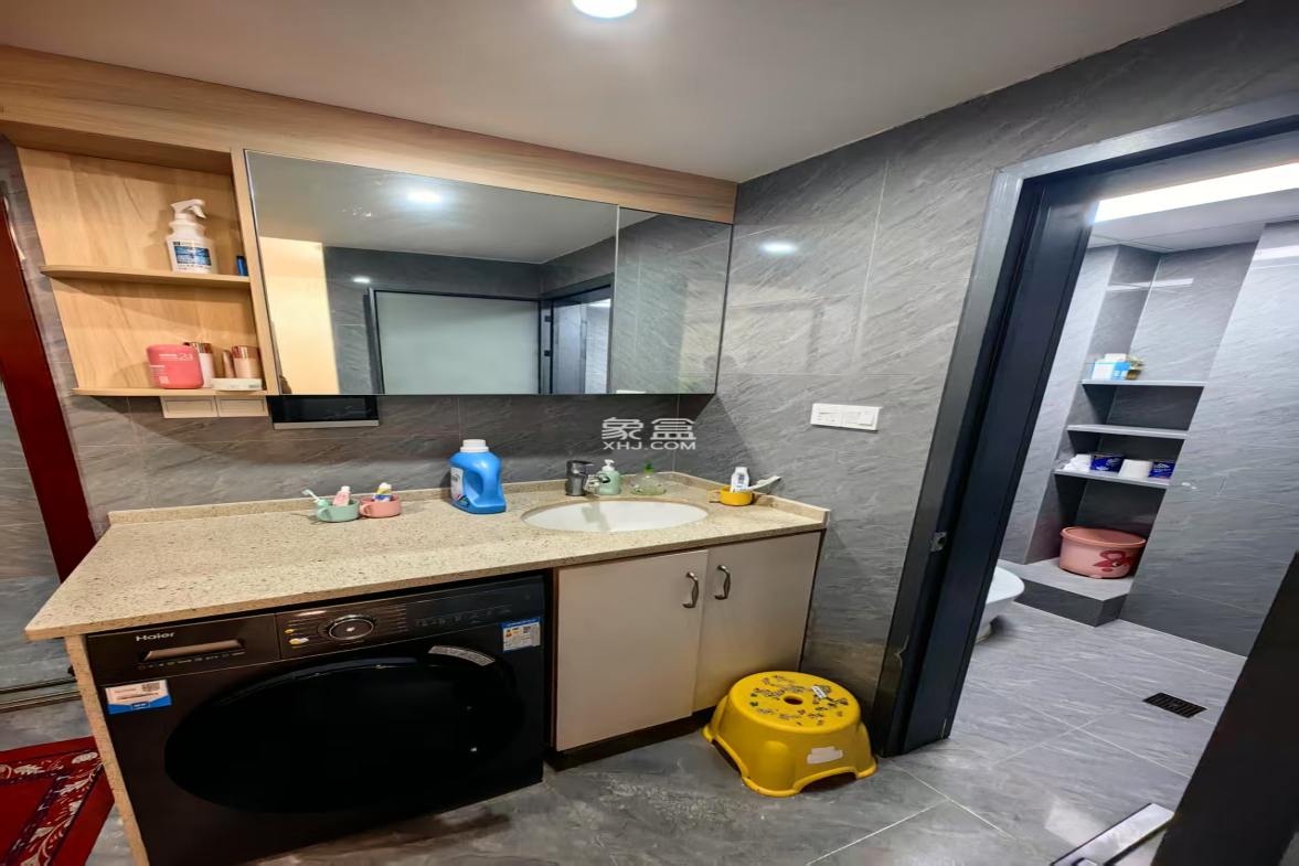 富通雅居 1室1厅1卫 92.0万 富通雅居 1室1厅1卫 92.0万客厅