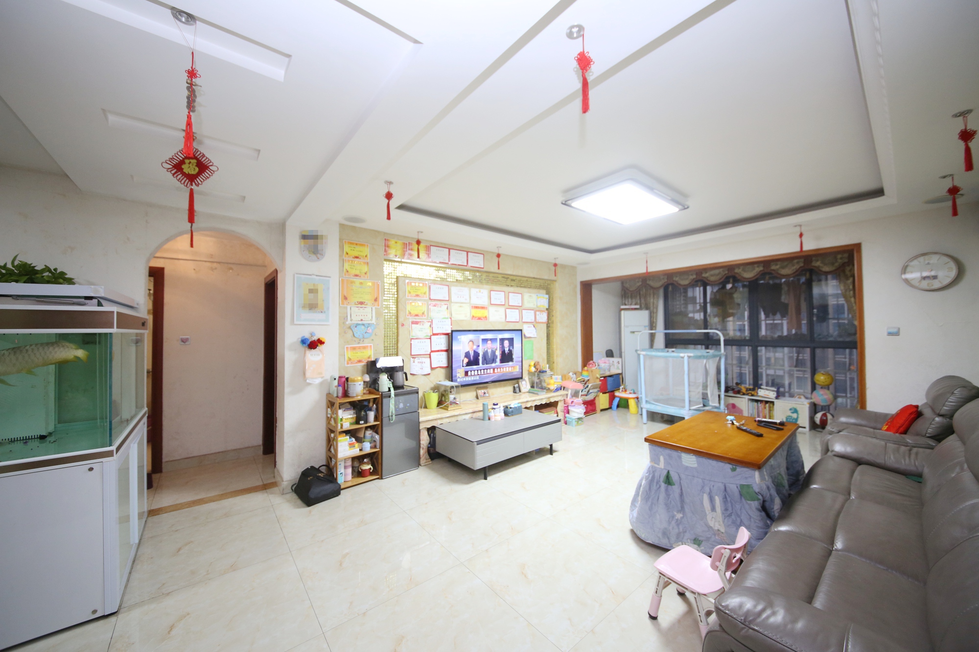 凯通国际城（凯通朝庭）  3室2厅2卫   165.00万客厅