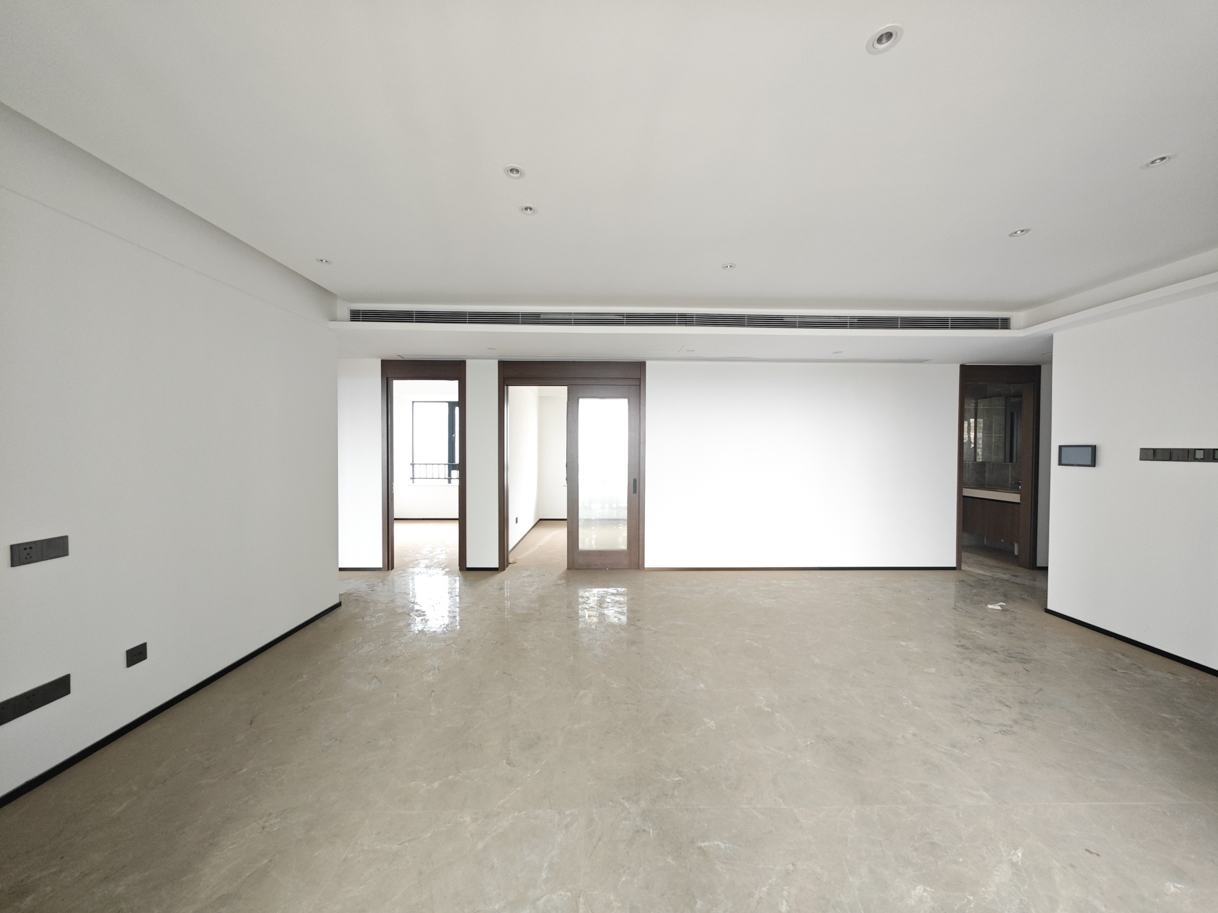 万科魅力之城  4室2厅2卫    139.8万 万科魅力之城  4室2厅2卫    139.8万客厅