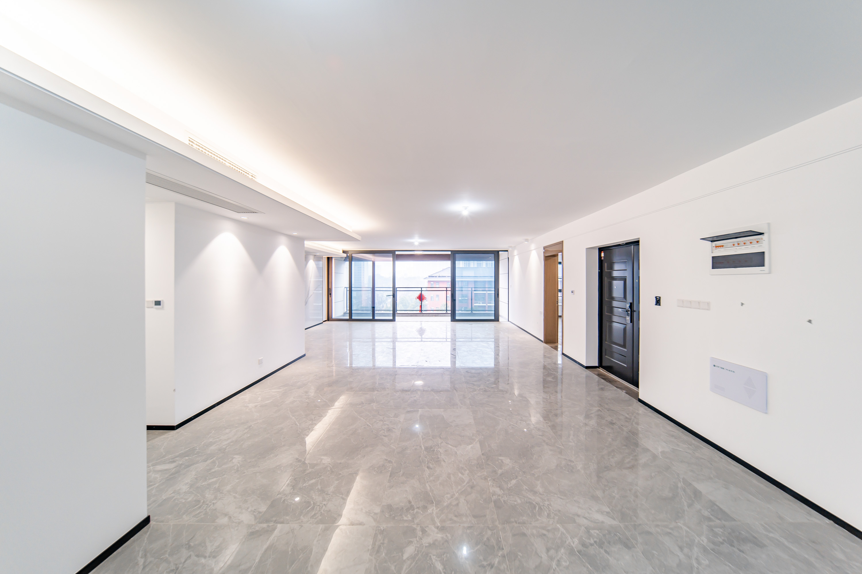 保利天汇 5室2厅3卫 336.0万 保利天汇 5室2厅3卫 336.0万客厅