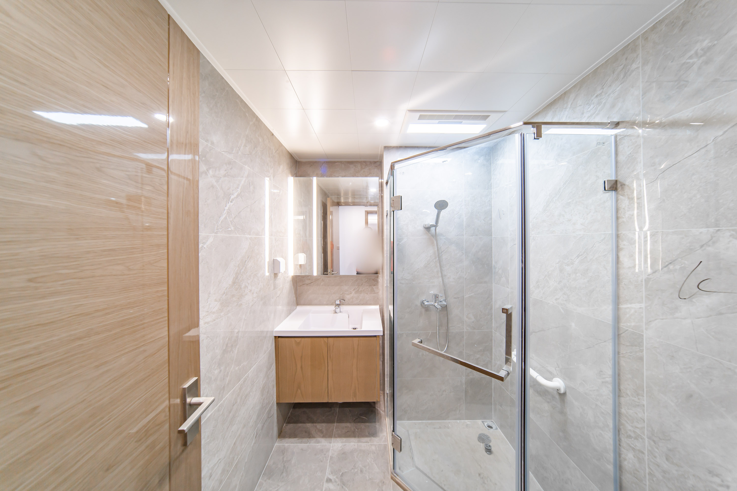 保利天汇 5室2厅3卫 336.0万 保利天汇 5室2厅3卫 336.0万卫生间