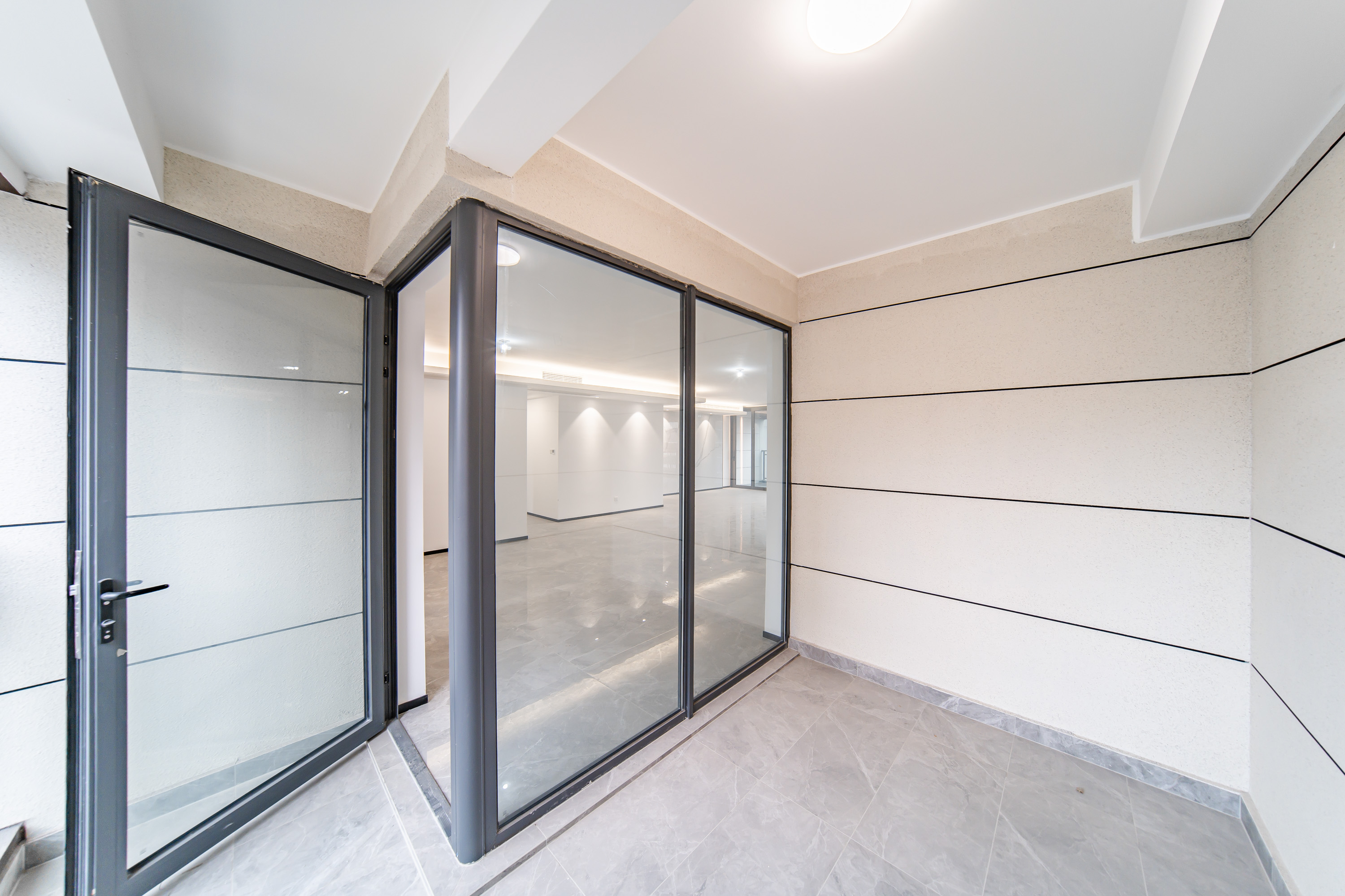 保利天汇 5室2厅3卫 336.0万 保利天汇 5室2厅3卫 336.0万阳台