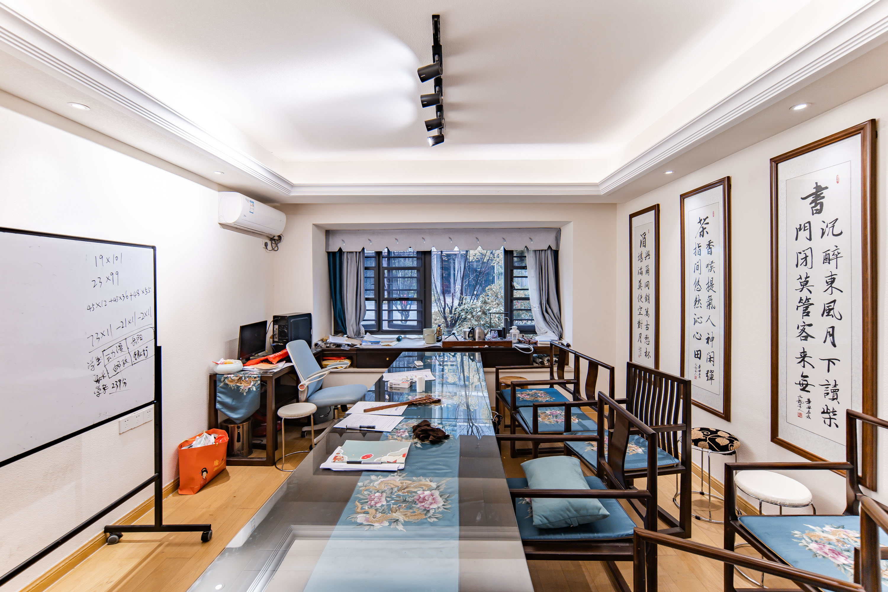 富力十号 4室2厅2卫 160.0万 富力十号 4室2厅2卫 160.0万卧室