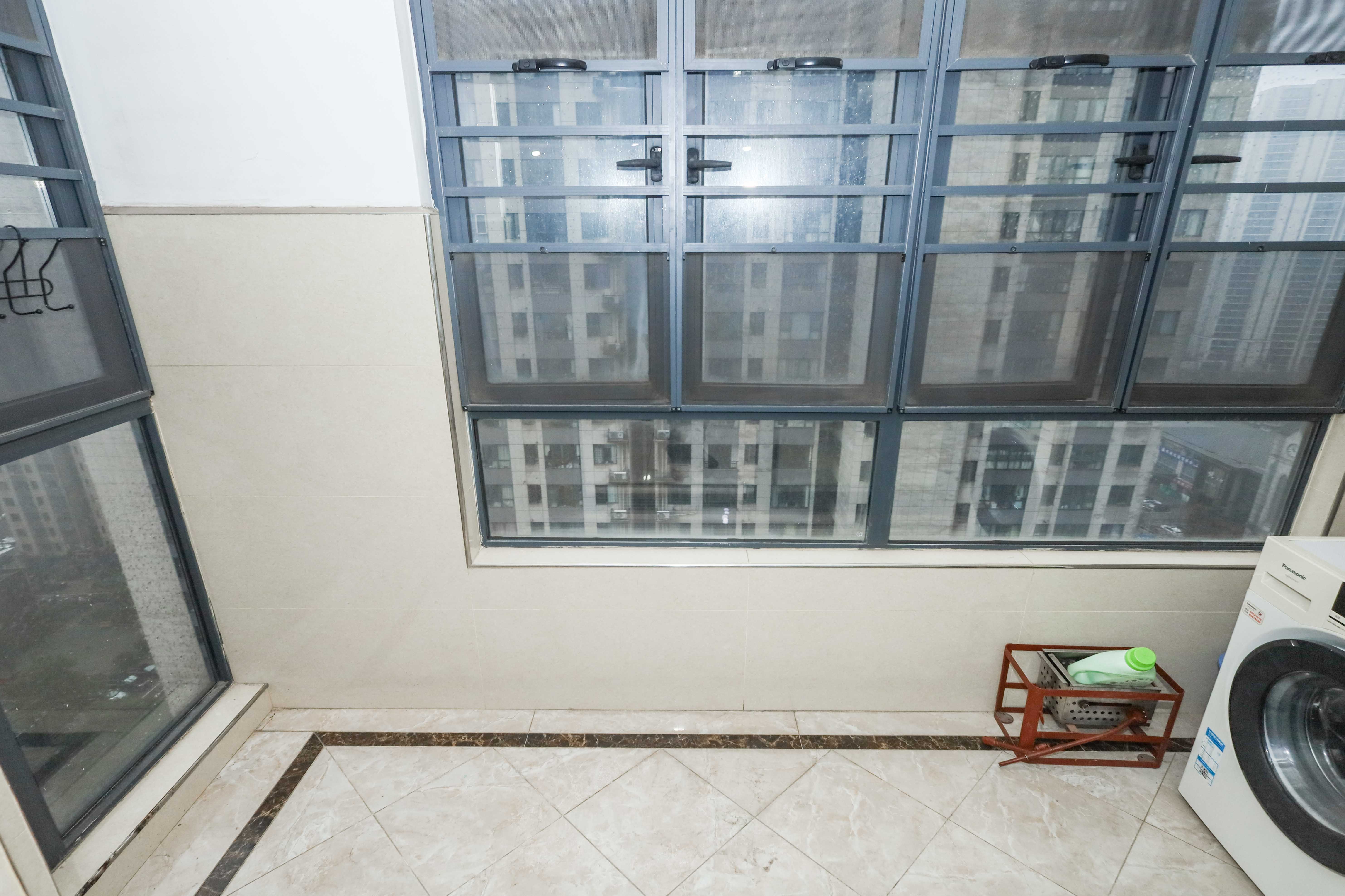 中国铁建梅溪青秀一期  3室2厅1卫   140.00万阳台