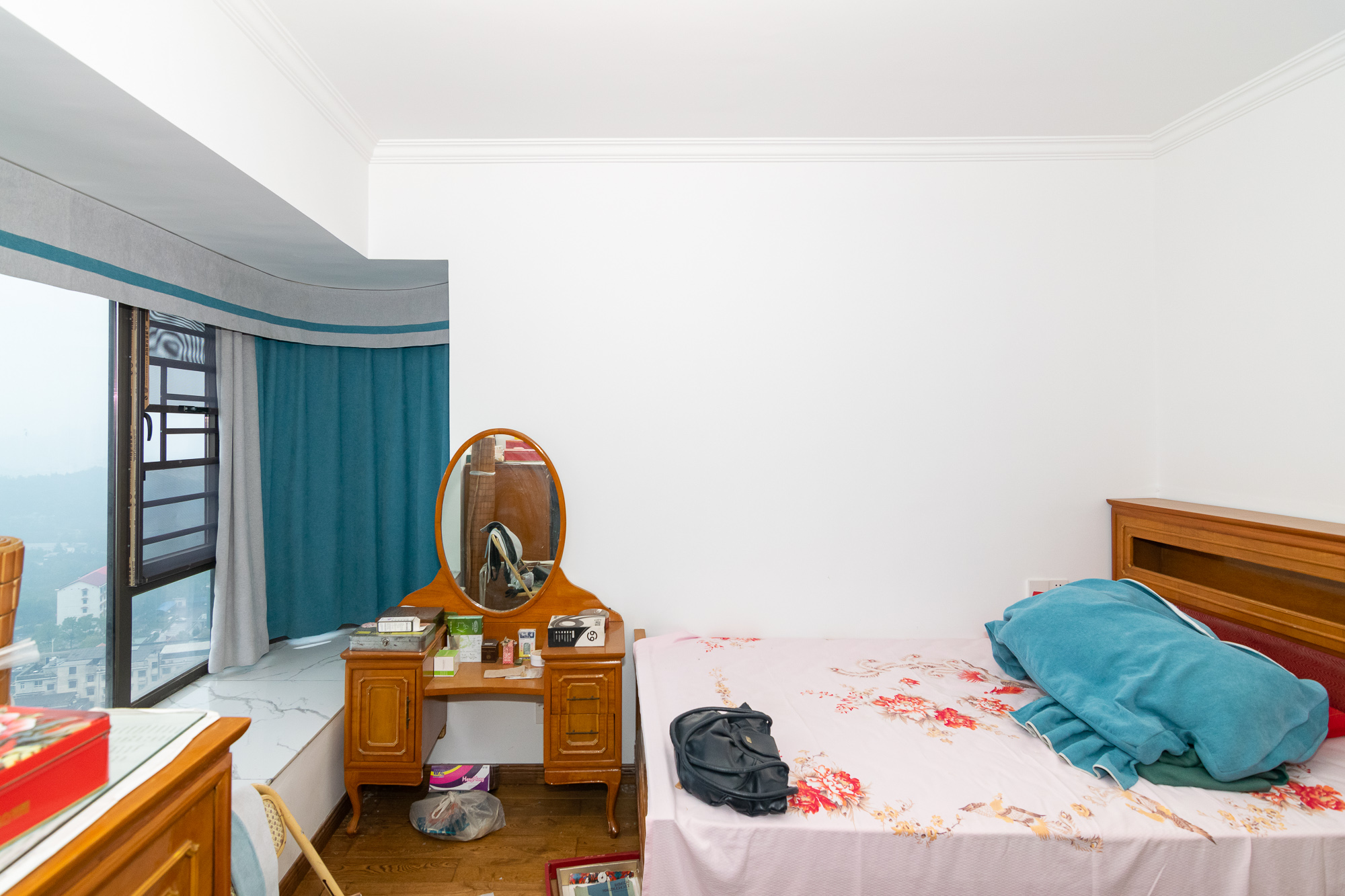 润和山水郡  3室2厅1卫    77.0万卧室