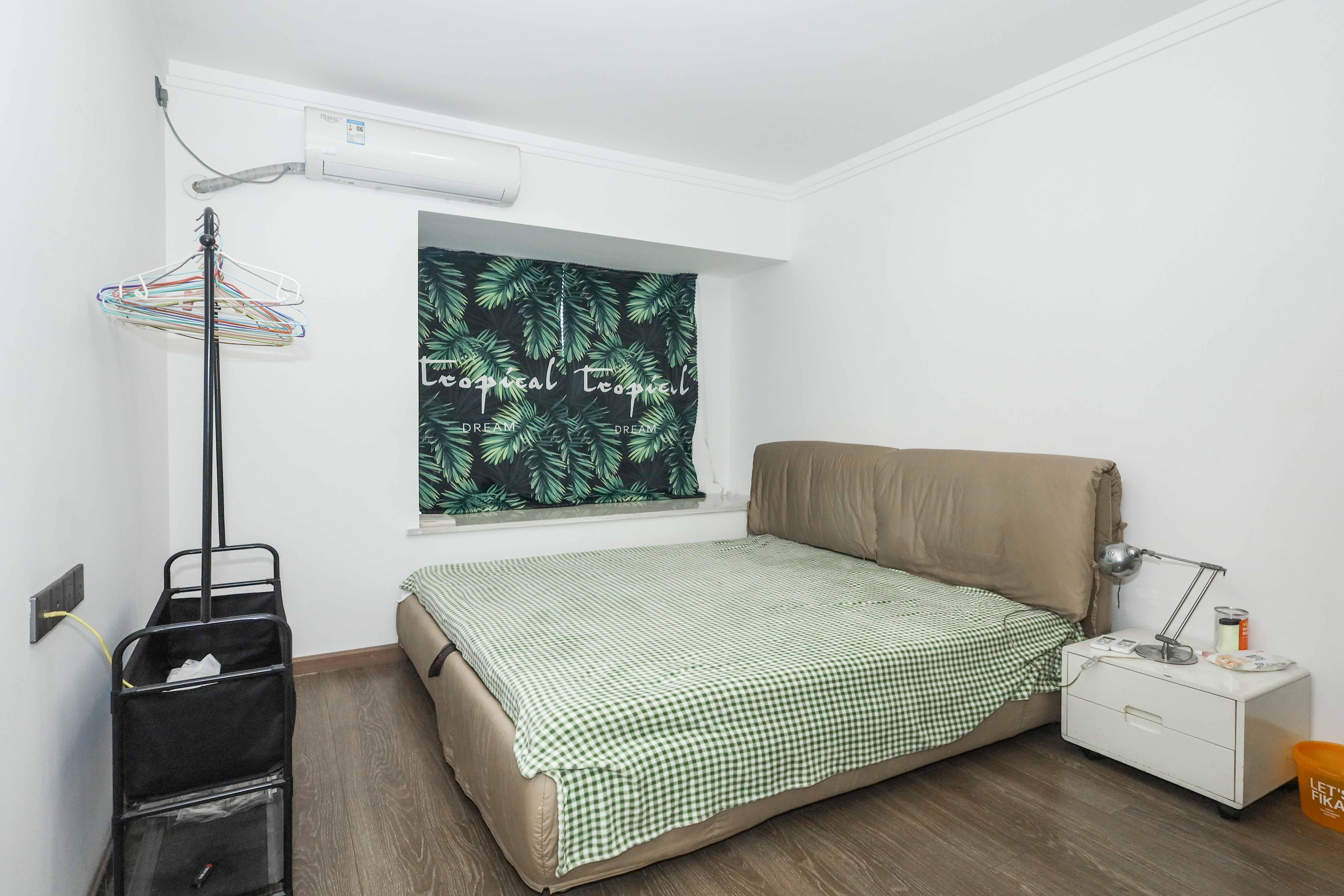 招商华发依云曦城 4室1厅1卫 130.0万 招商华发依云曦城 4室1厅1卫 130.0万卧室