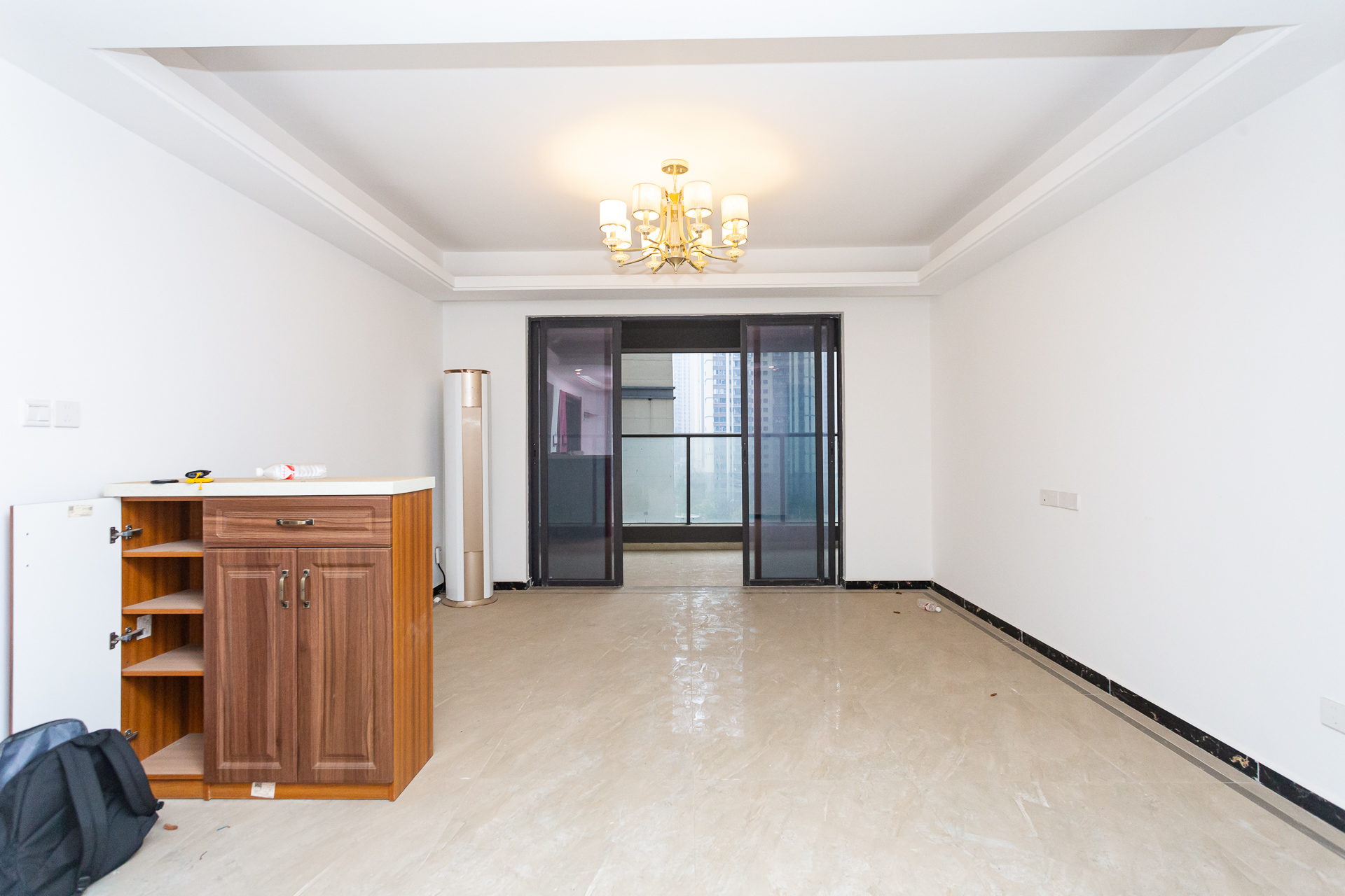 万润滨江天著  4室2厅2卫    180.0万 万润滨江天著  4室2厅2卫    180.0万客厅