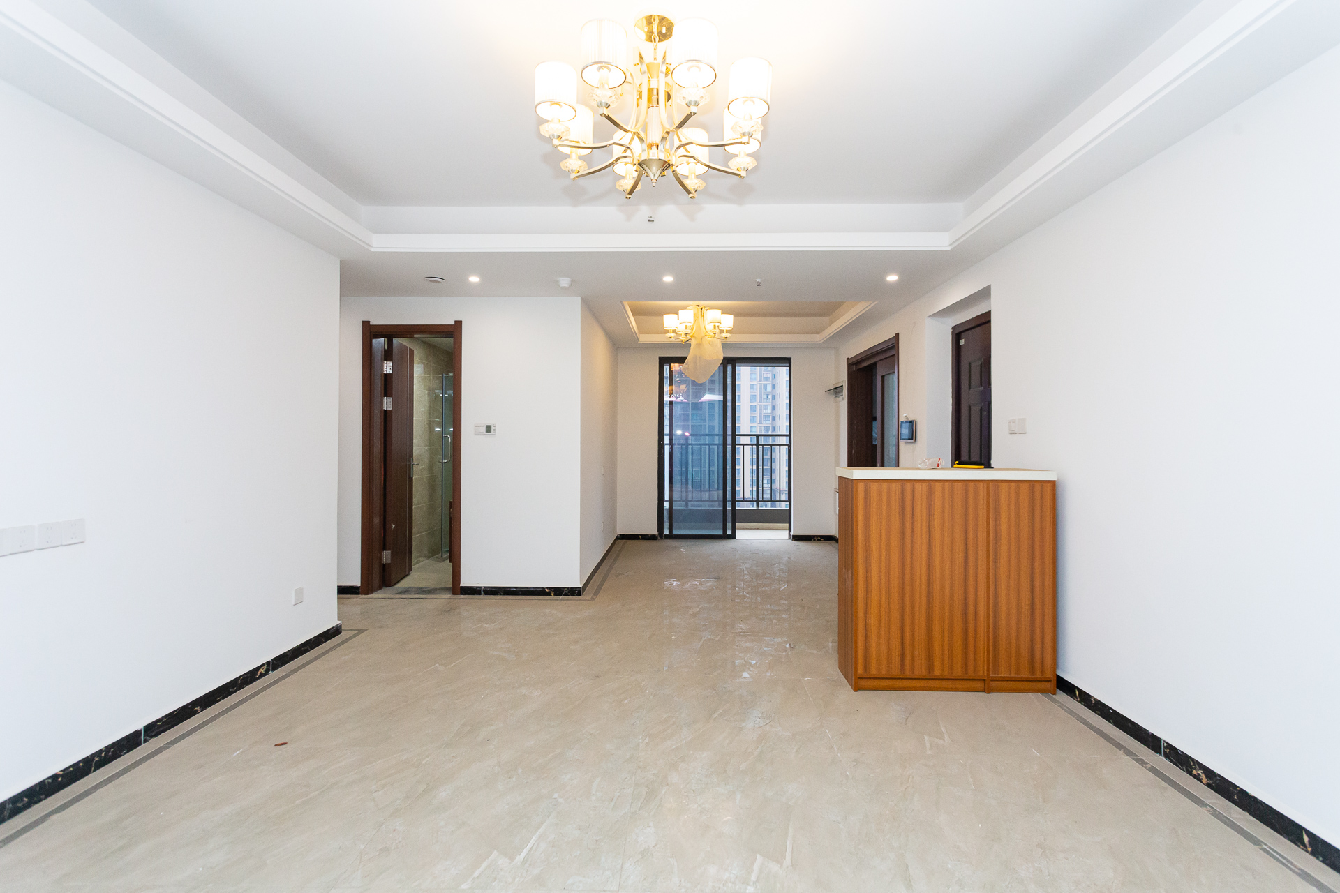 万润滨江天著  4室2厅2卫    180.0万 万润滨江天著  4室2厅2卫    180.0万客厅