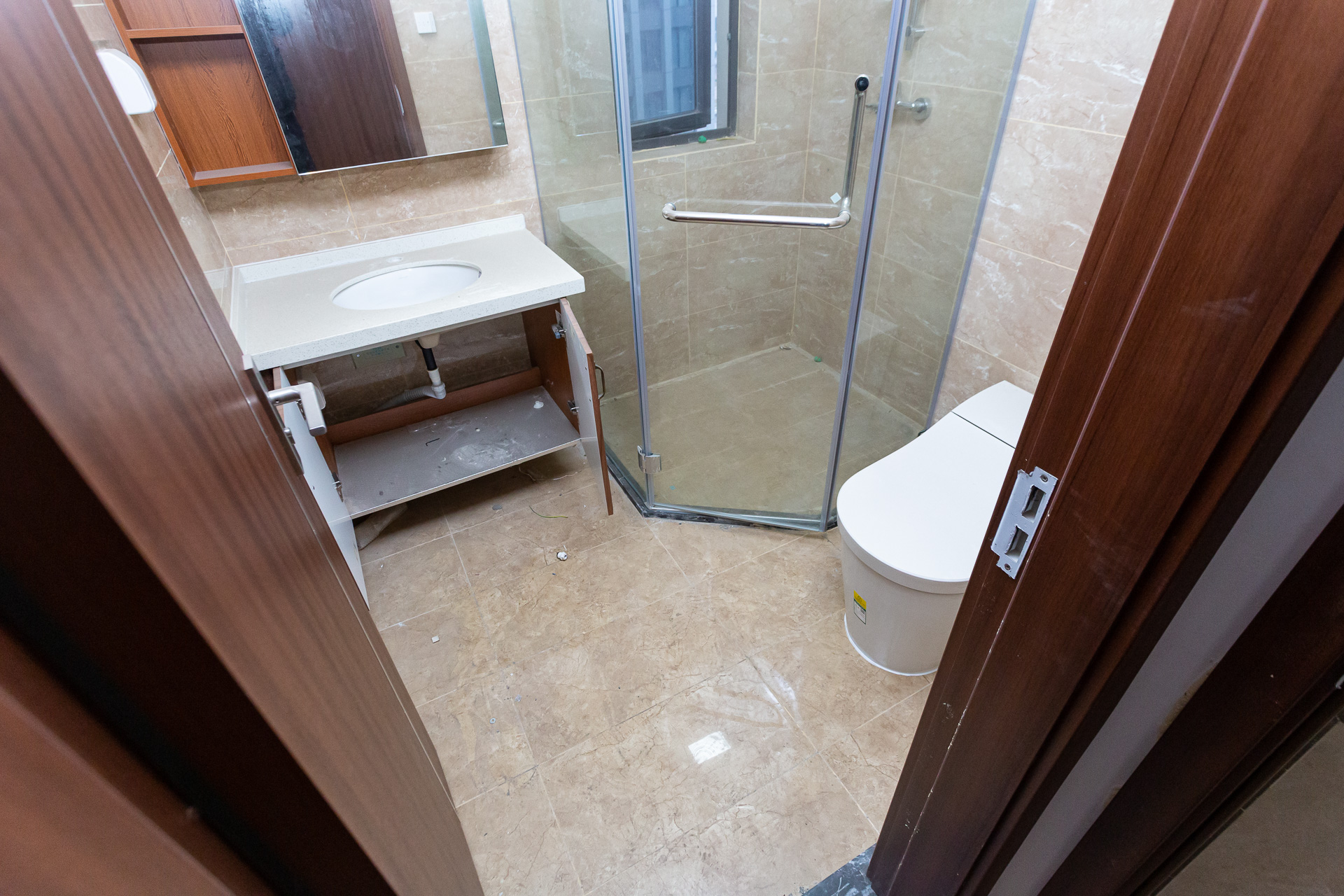 万润滨江天著  4室2厅2卫    180.0万 万润滨江天著  4室2厅2卫    180.0万卫生间