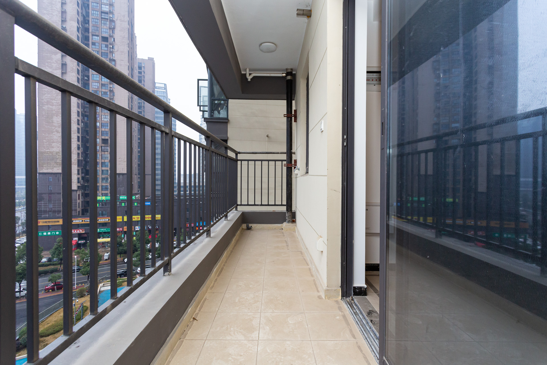 万润滨江天著  4室2厅2卫    180.0万 万润滨江天著  4室2厅2卫    180.0万阳台