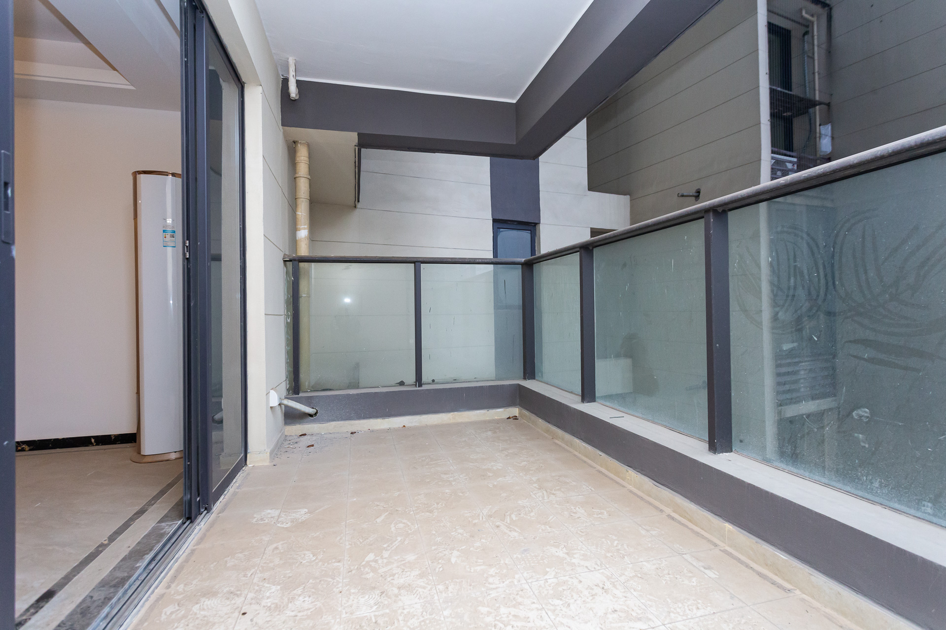 万润滨江天著  4室2厅2卫    180.0万 万润滨江天著  4室2厅2卫    180.0万阳台