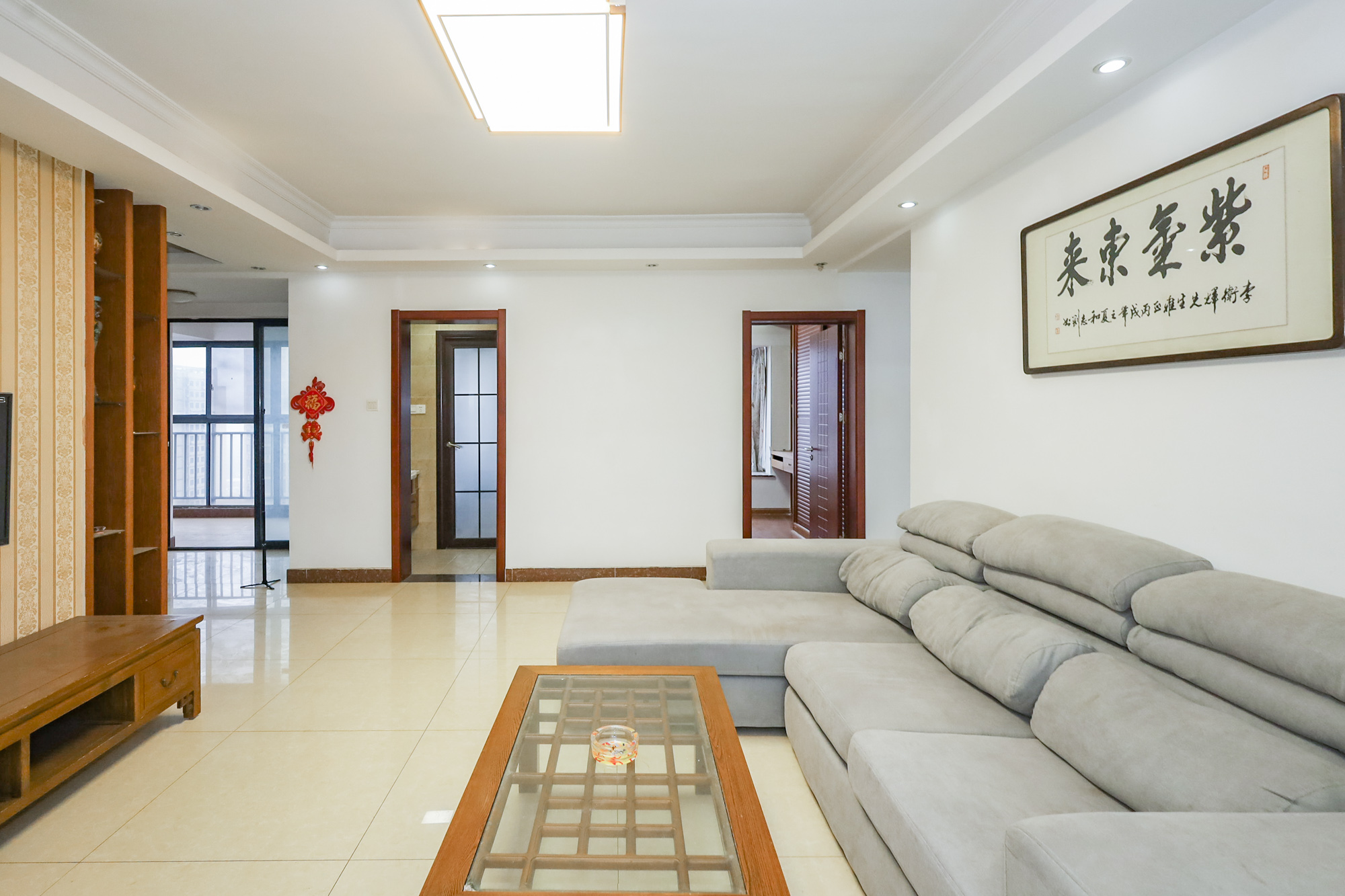 钰龙天下一期  3室2厅2卫   308.00万客厅