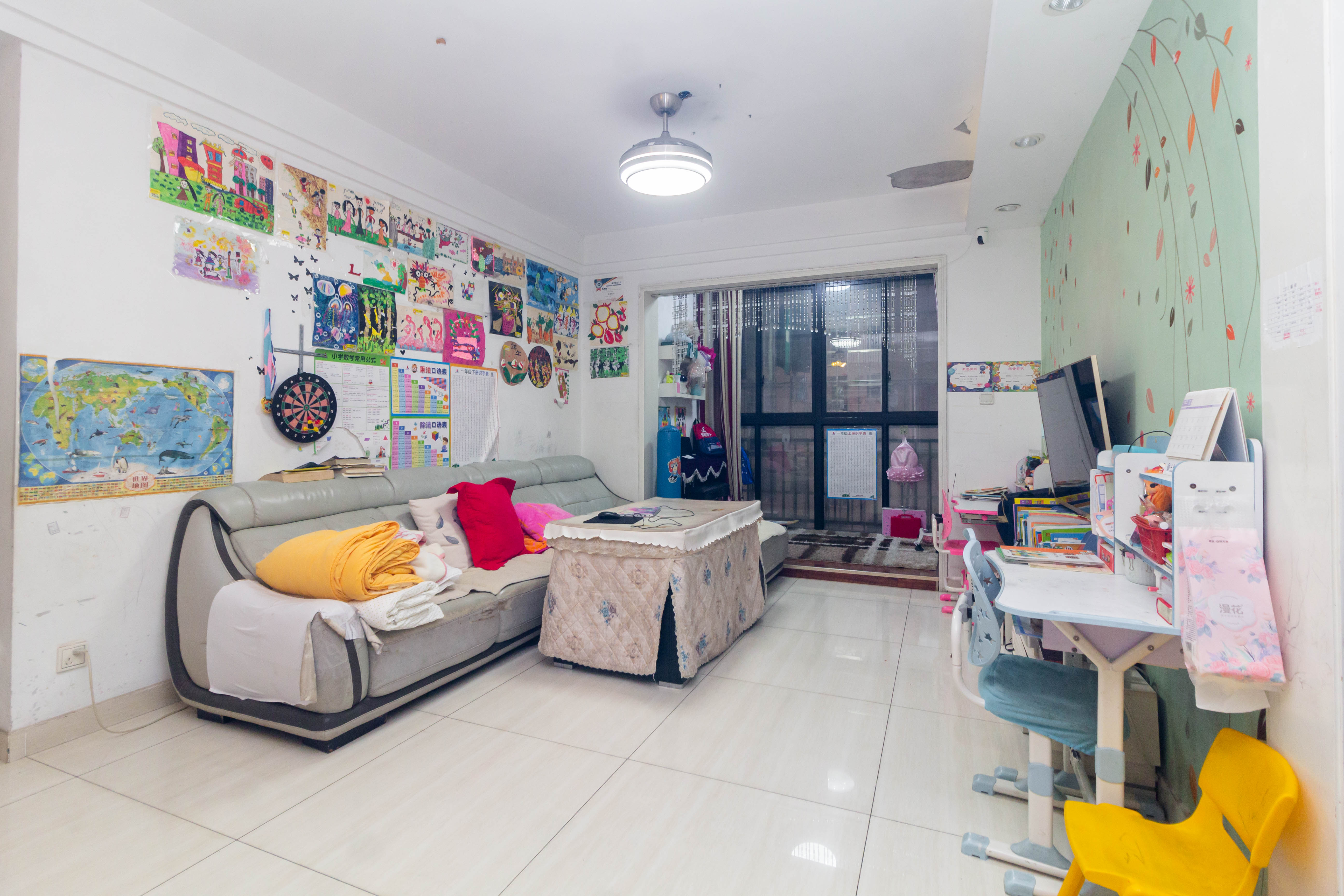 紫御江山  3室2厅1卫    73.0万 紫御江山  3室2厅1卫    73.0万客厅