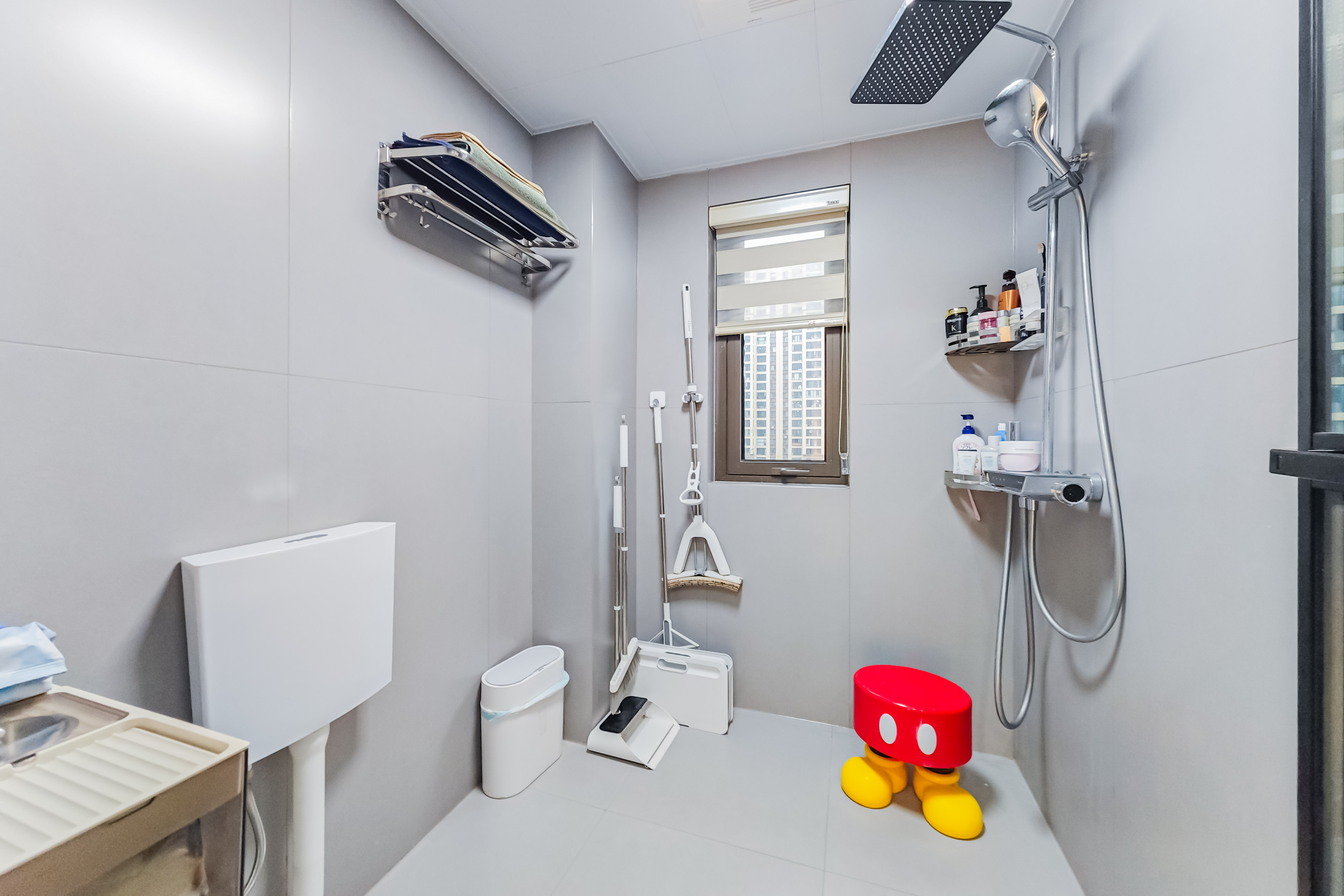 世茂璀璨天城  3室2厅2卫    220.0万卫生间