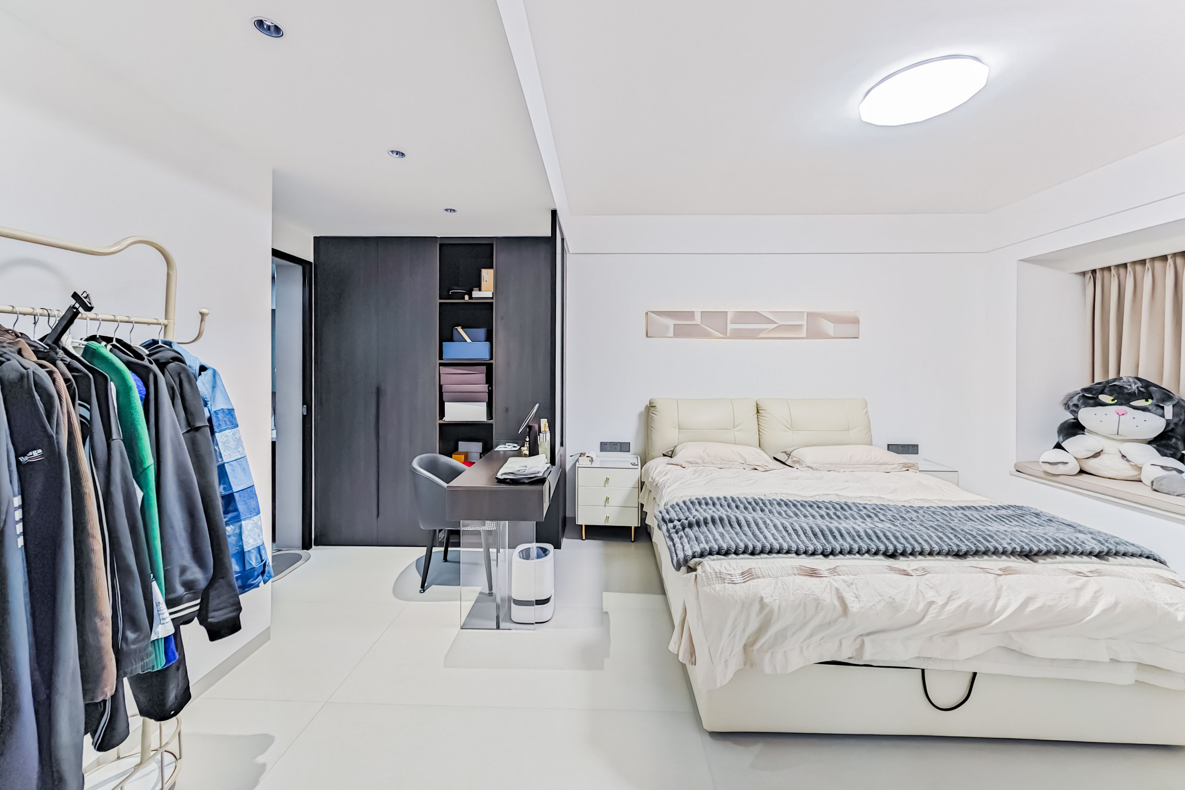 世茂璀璨天城  3室2厅2卫    220.0万卧室