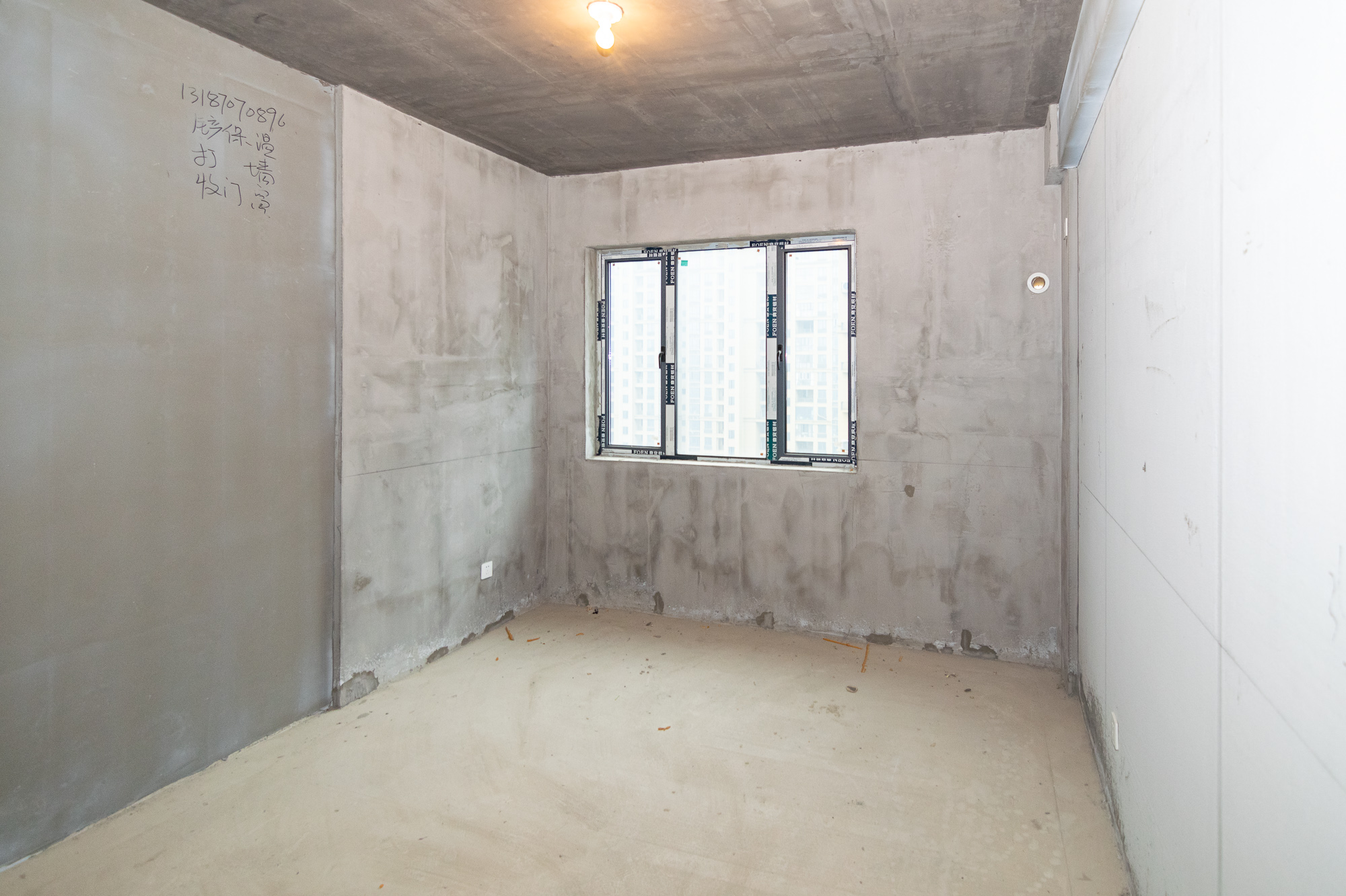 澳海澜庭 3室2厅1卫 68.0万 澳海澜庭 3室2厅1卫 68.0万卧室