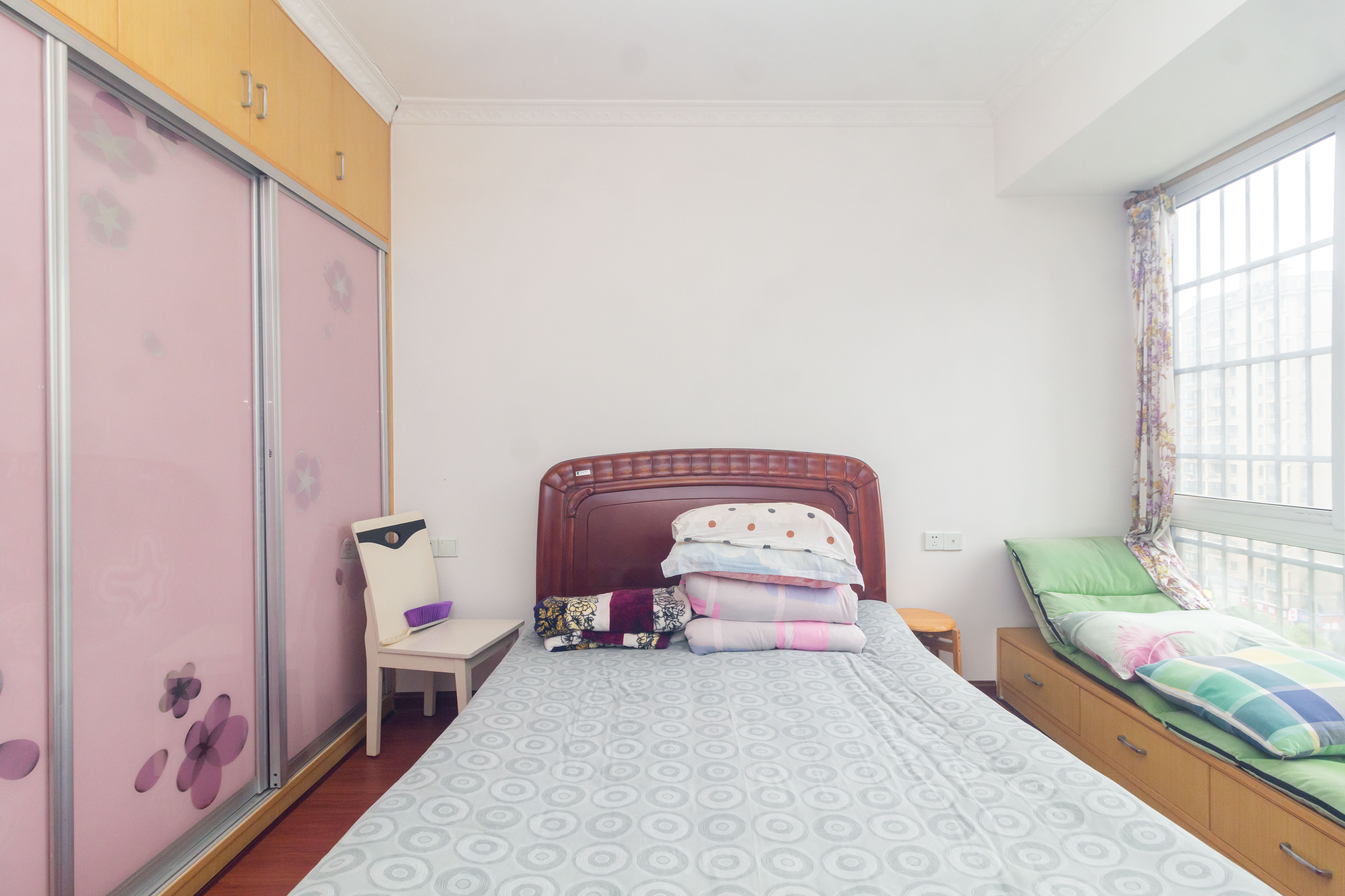 爵士湘  3室2厅2卫    68.0万 爵士湘  3室2厅2卫    68.0万卧室