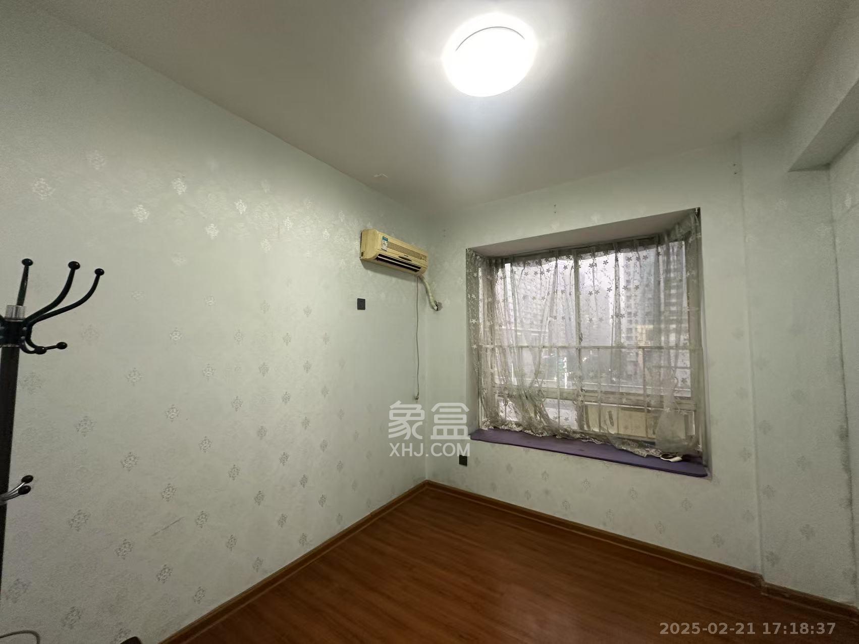 腾达家园(市交通局职工宿舍) 3室1厅1卫 2600.0元/月 腾达家园(市交通局职工宿舍) 3室1厅1卫 2600.0元/月室内图