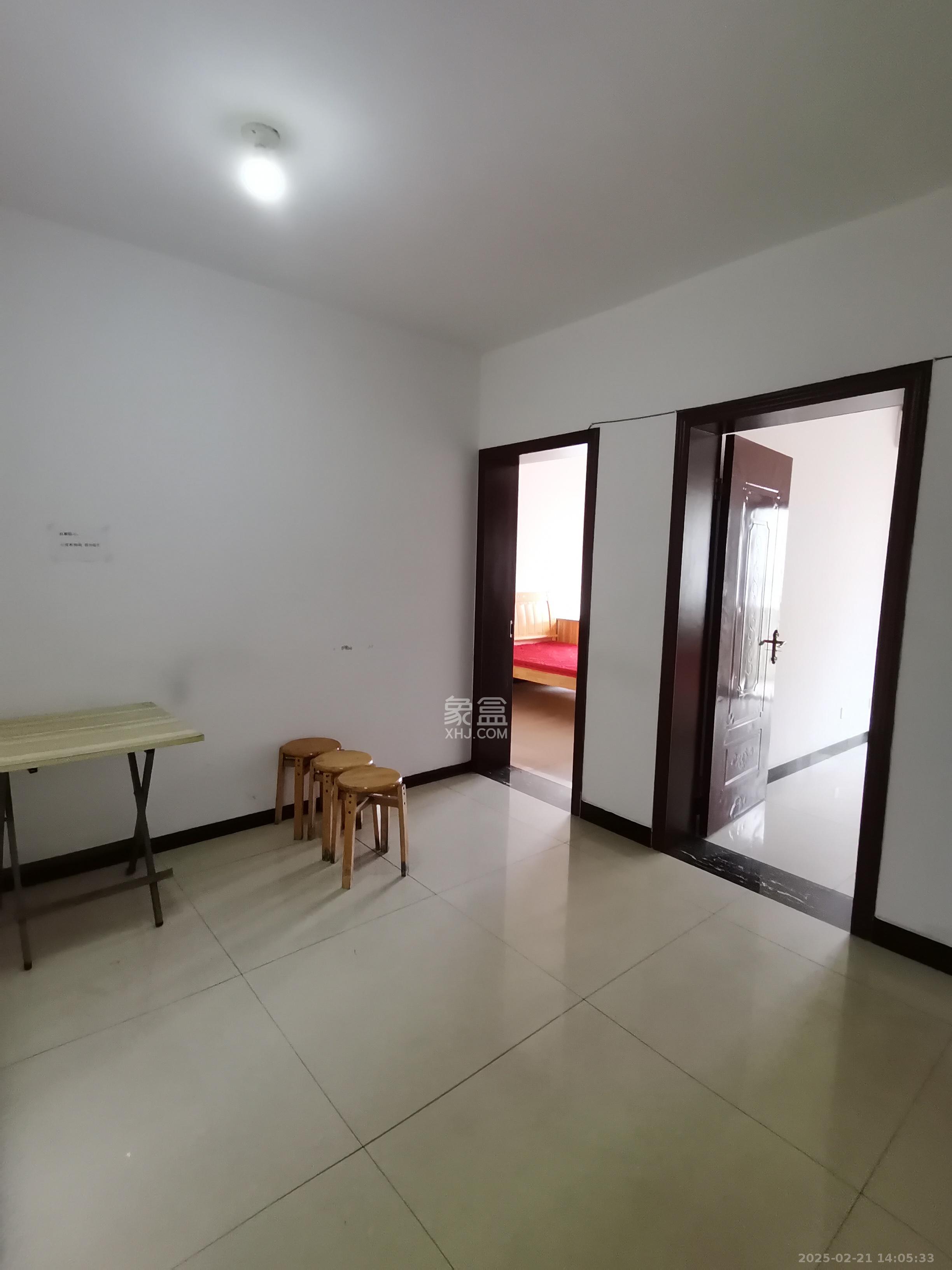 恒广国际物流园 4室2厅1卫 1400.0元/月 恒广国际物流园 4室2厅1卫 1400.0元/月室内图