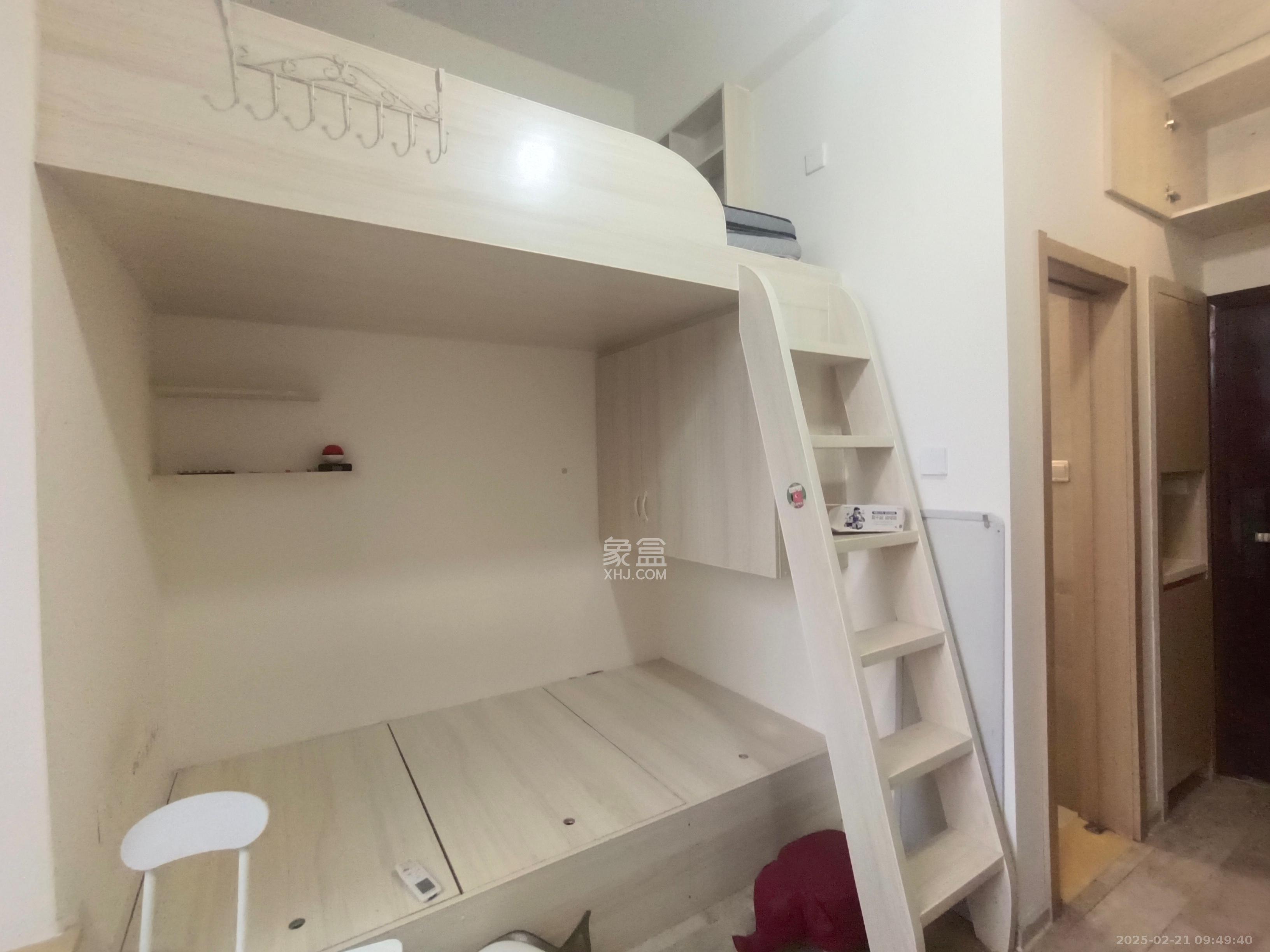 兰亭湾畔 1室0厅1卫 1100.0元/月 兰亭湾畔 1室0厅1卫 1100.0元/月室内图