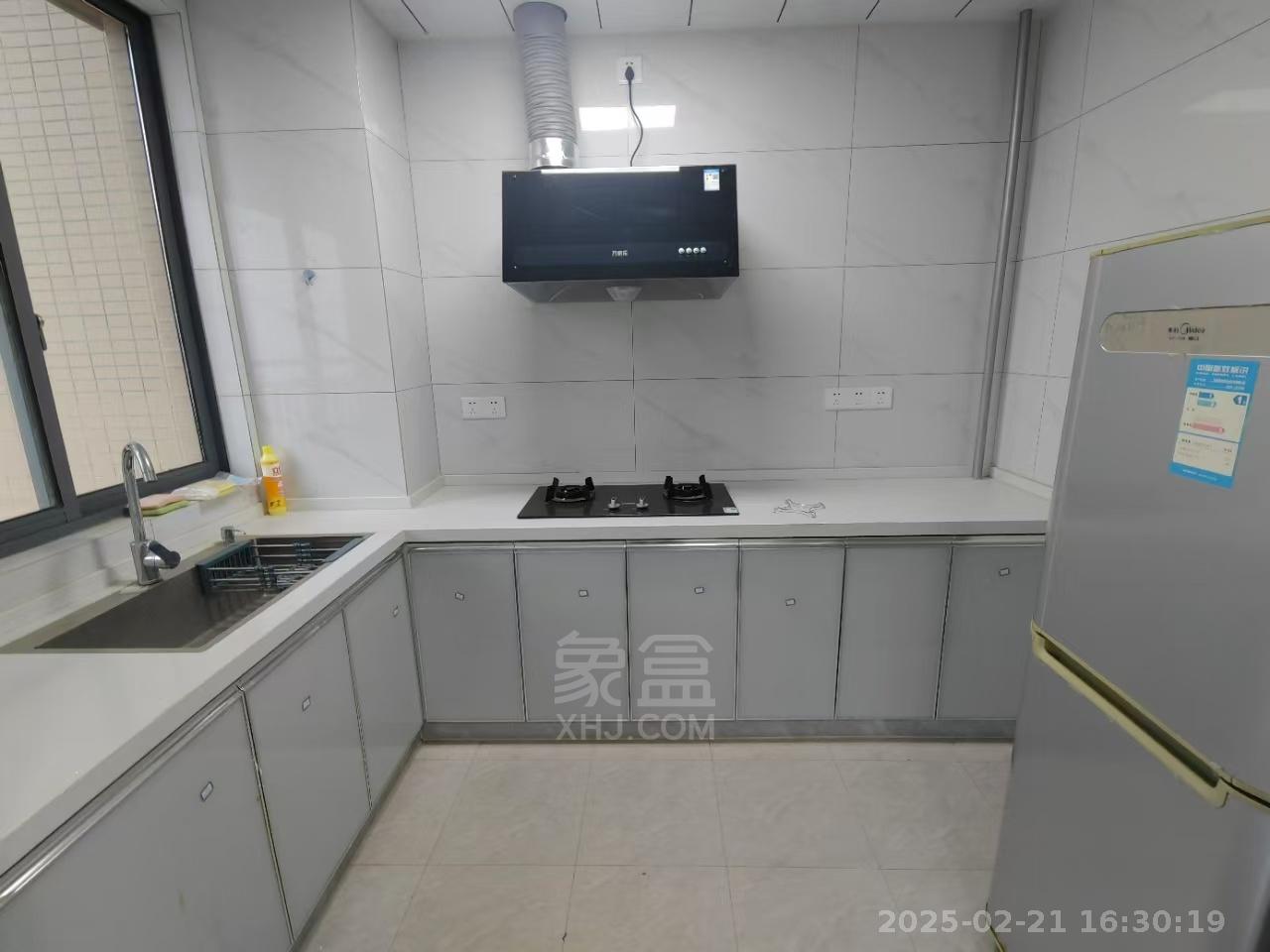时代云龙城小区  3室2厅2卫   1800.00元/月室内图