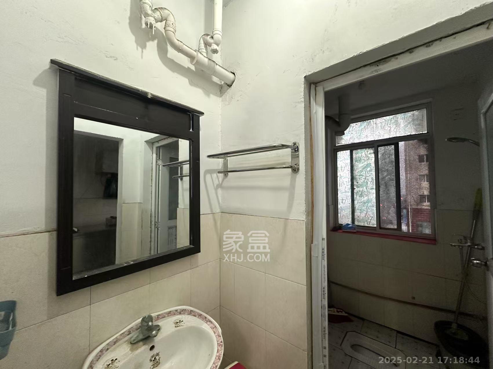 腾达家园(市交通局职工宿舍) 3室1厅1卫 2600.0元/月 腾达家园(市交通局职工宿舍) 3室1厅1卫 2600.0元/月室内图