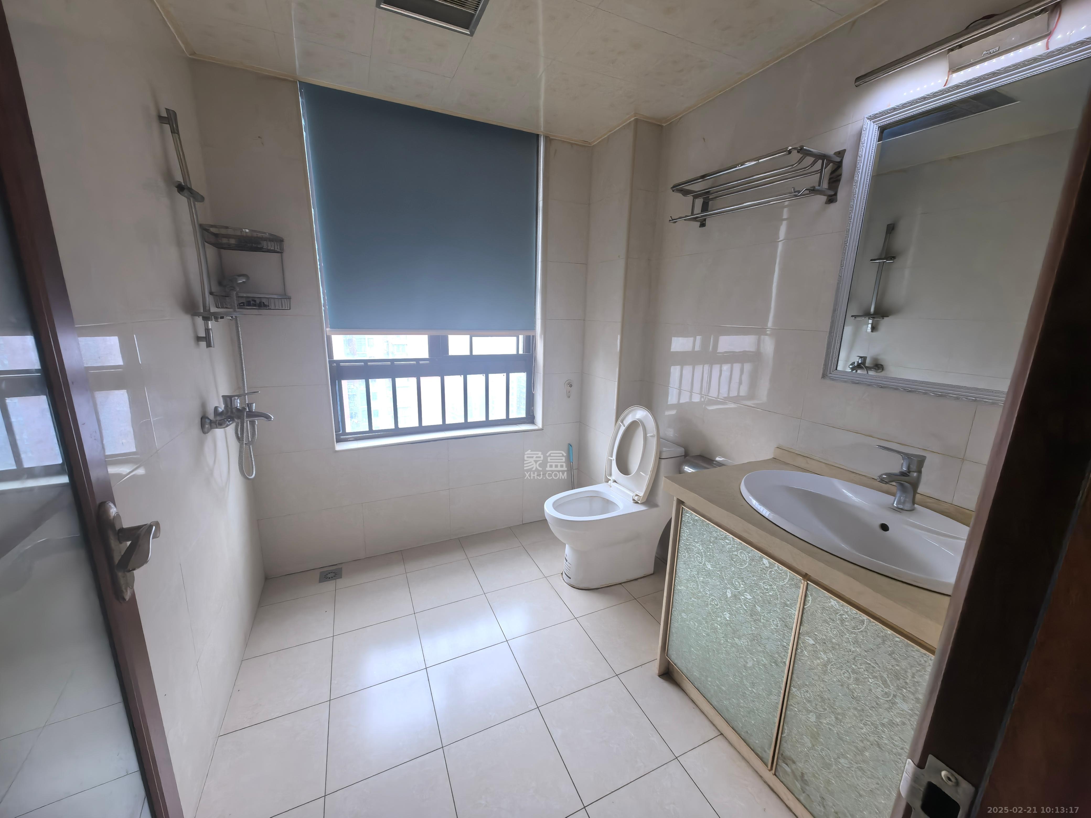 华润凤凰城三期 3室2厅2卫 2000.0元/月 华润凤凰城三期 3室2厅2卫 2000.0元/月室内图