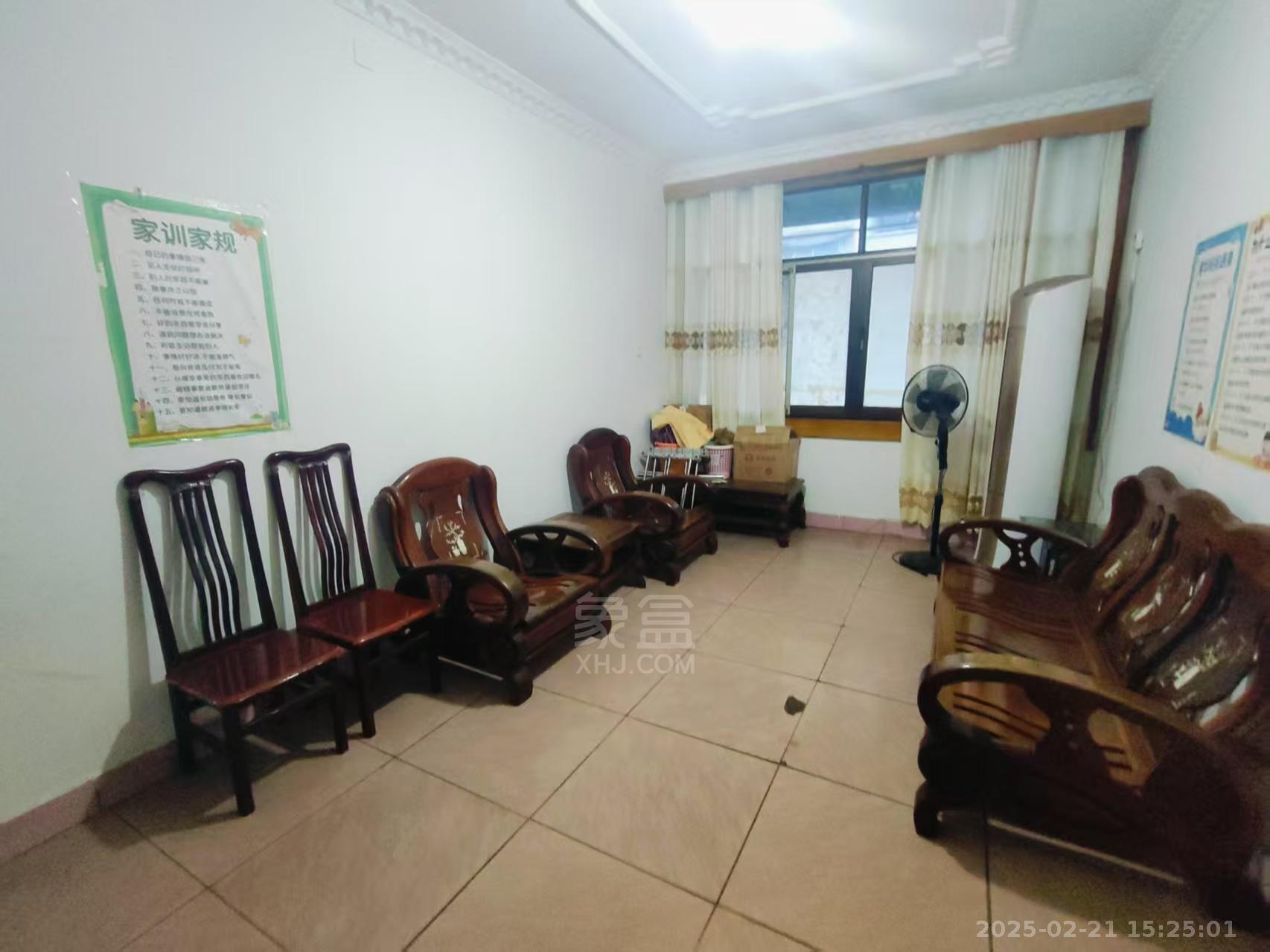 金桂小区曹一二三村 2室1厅1卫 800.0元/月 金桂小区曹一二三村 2室1厅1卫 800.0元/月室内图