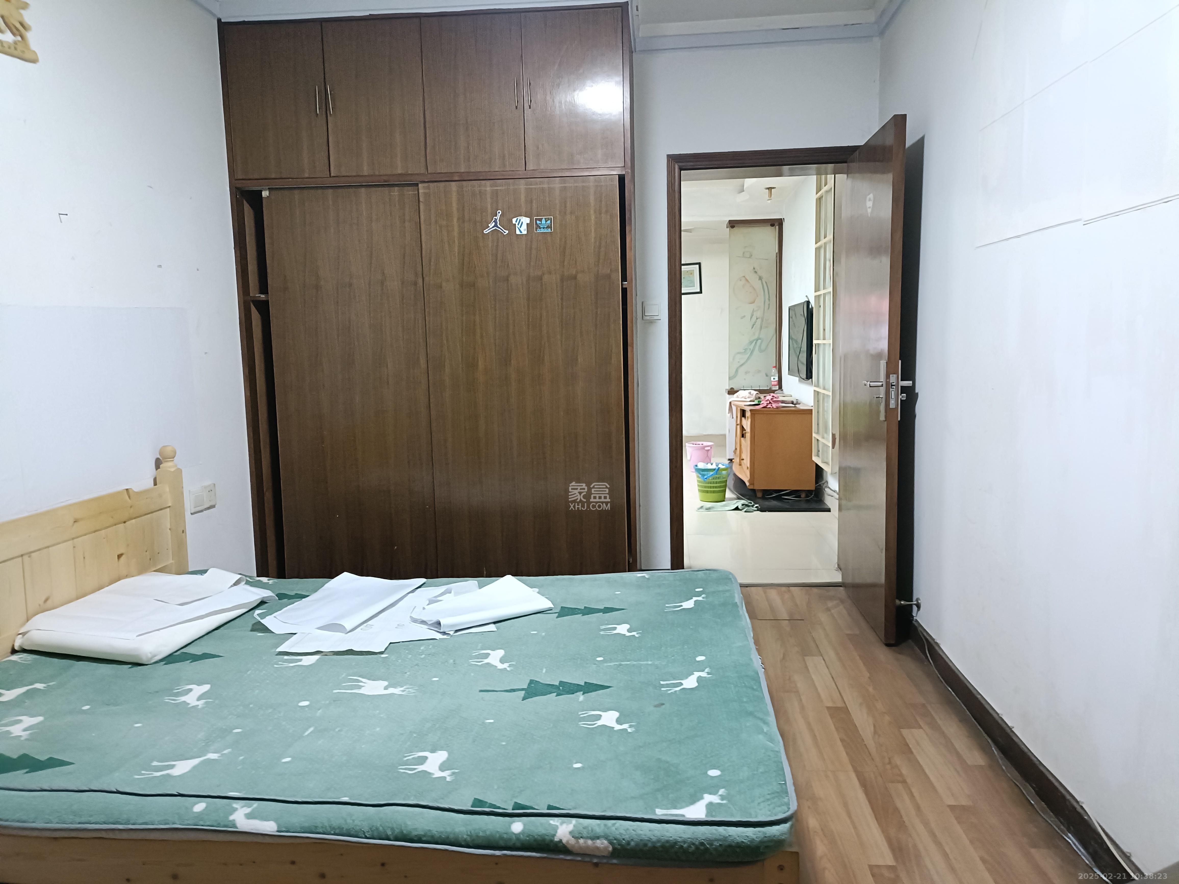东风一村社区房（王家垅）  3室2厅1卫   2300.00元/月室内图