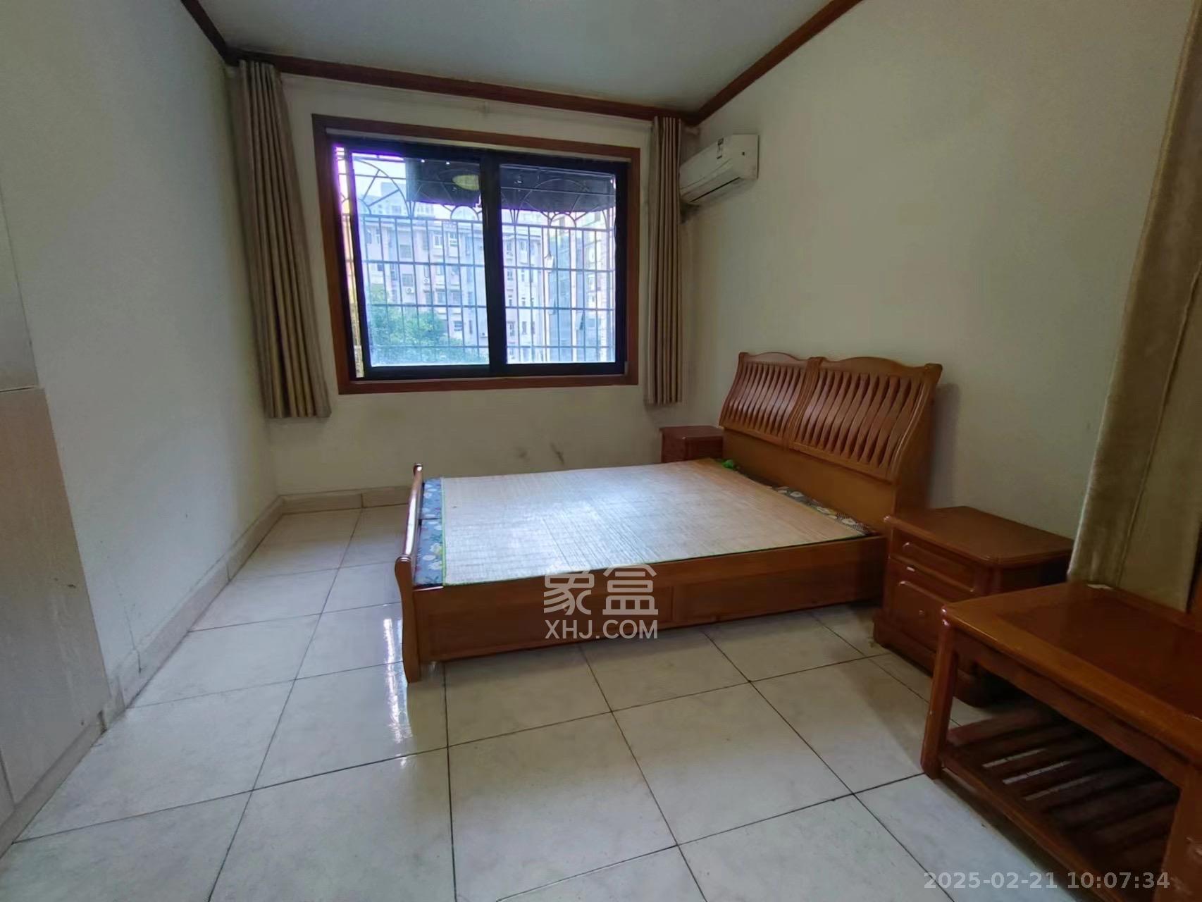 长沙市医疗器械有限公司宿舍  2室1厅1卫    1200.0元/月 长沙市医疗器械有限公司宿舍  2室1厅1卫    1200.0元/月