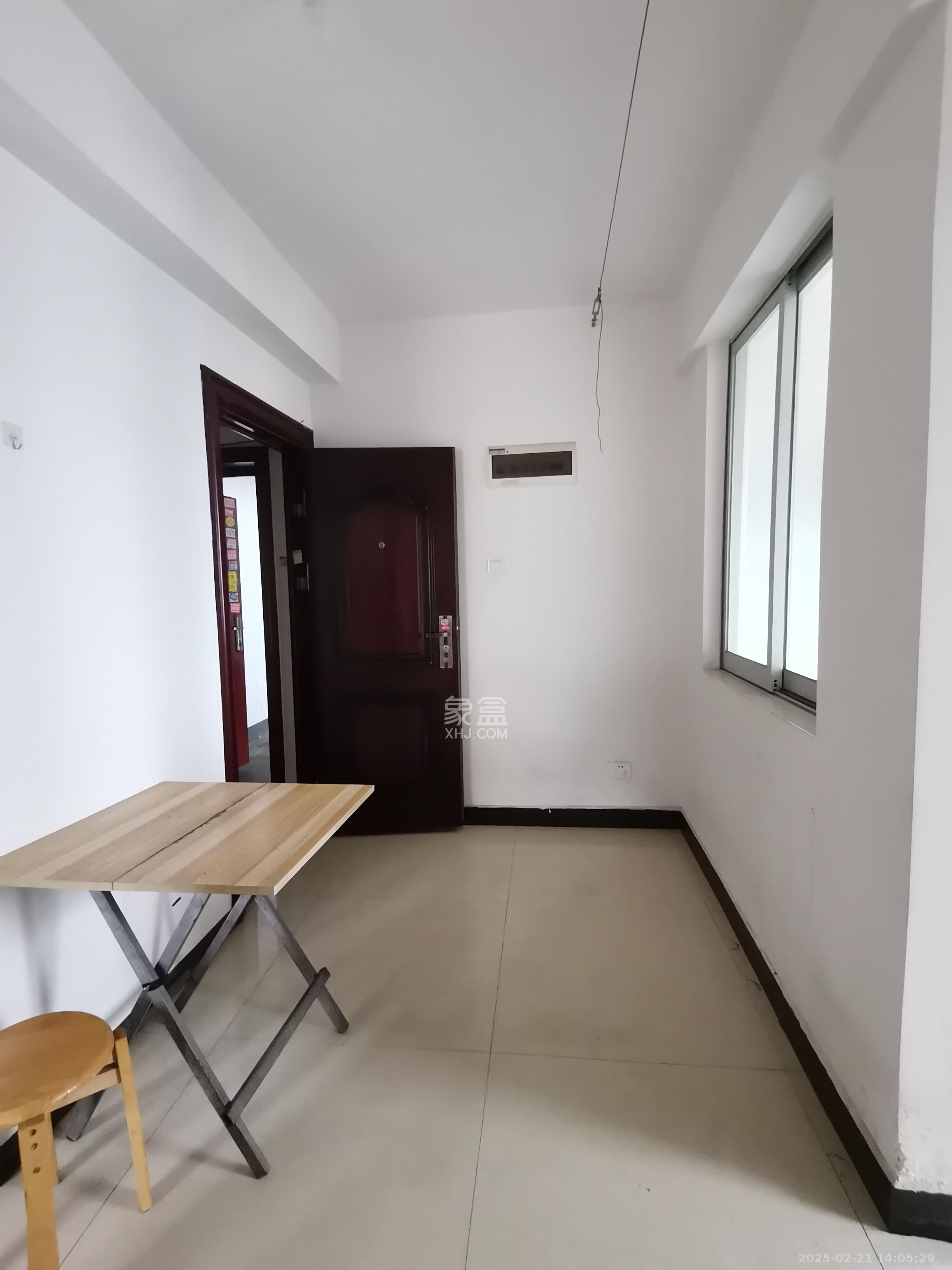 恒广国际物流园 4室2厅1卫 1400.0元/月 恒广国际物流园 4室2厅1卫 1400.0元/月室内图