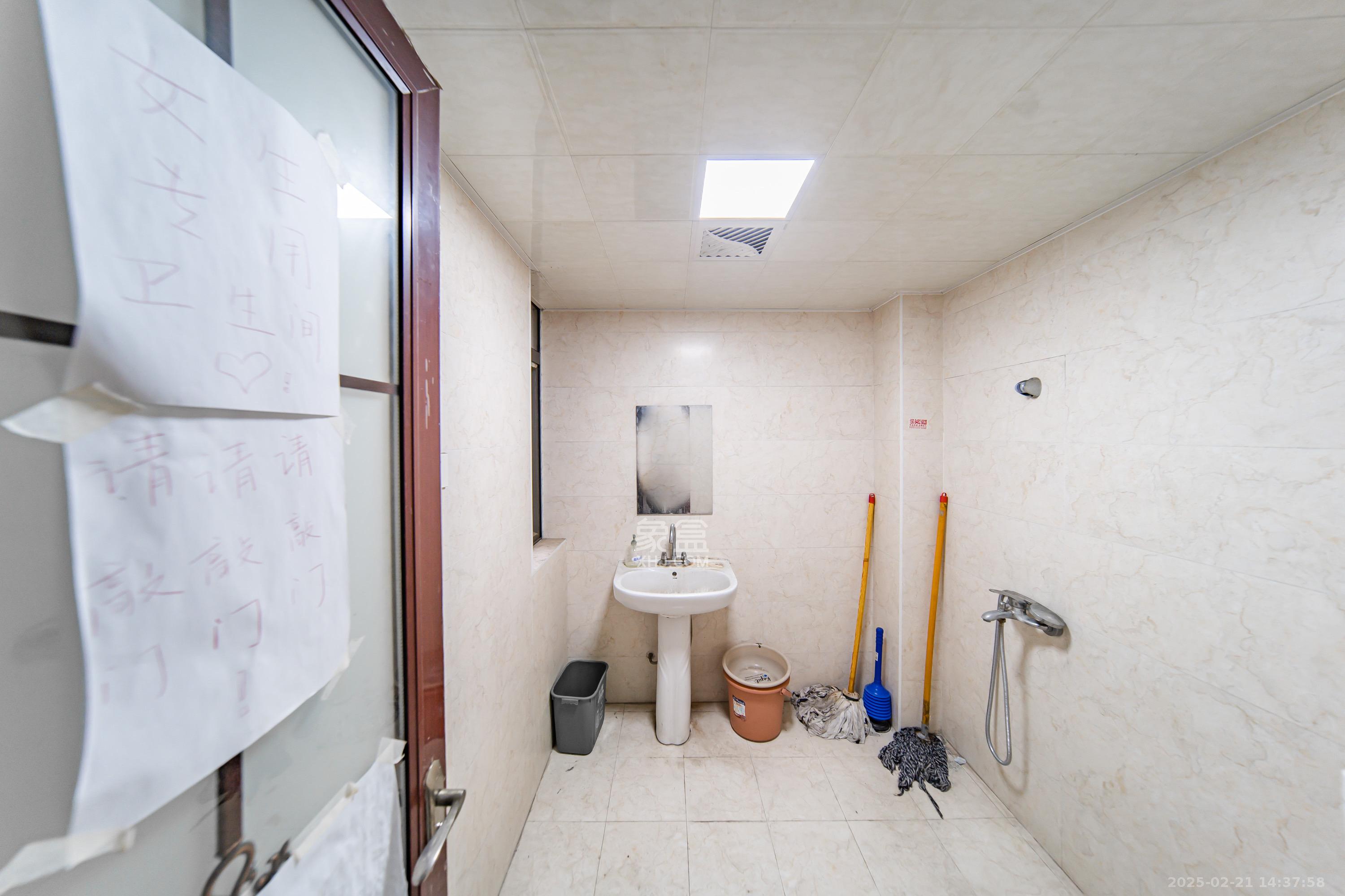 曙光泊岸 3室2厅1卫 3500.0元/月 曙光泊岸 3室2厅1卫 3500.0元/月室内图