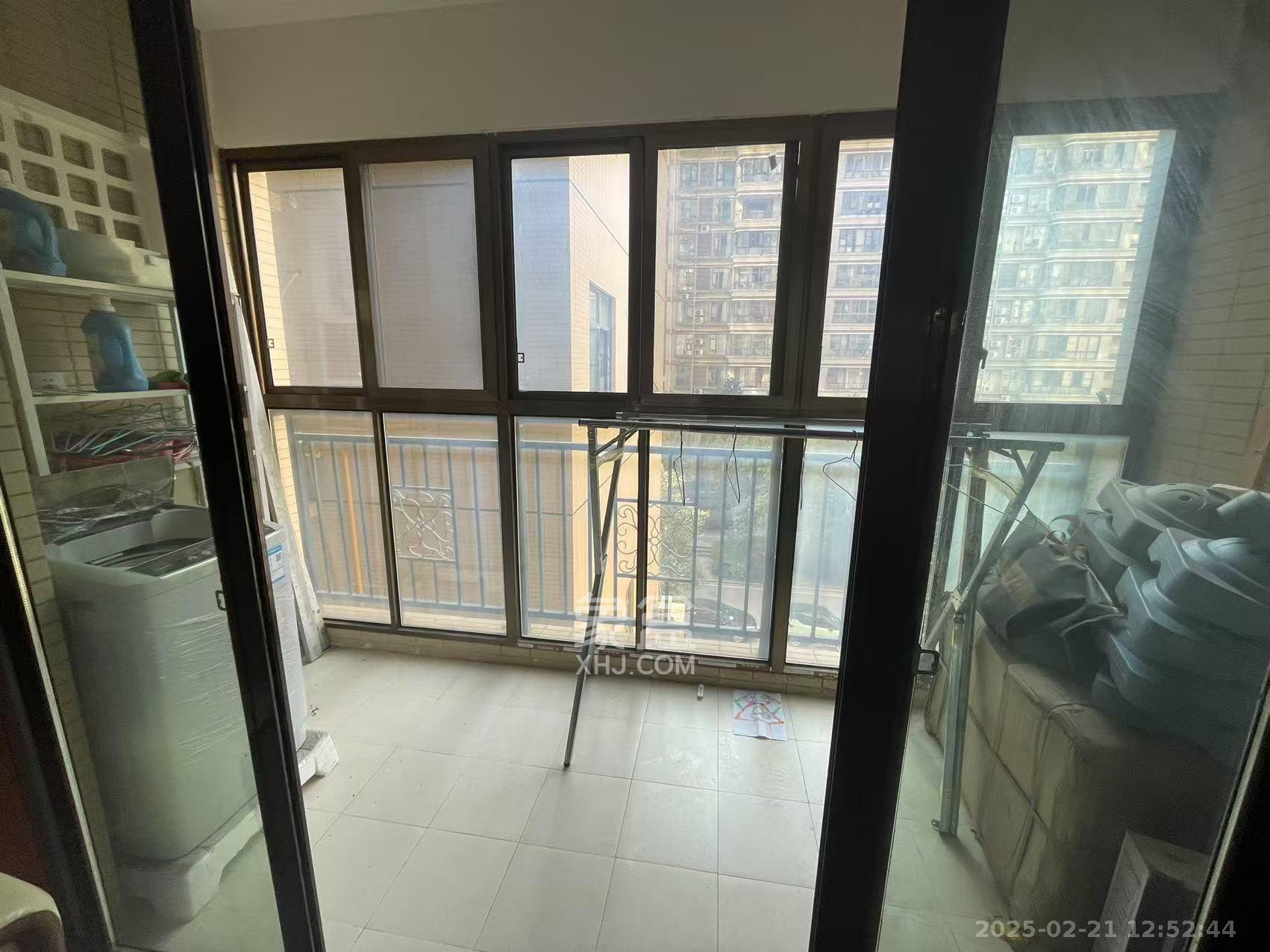 江山帝景雅典  3室2厅2卫    2500.0元/月 江山帝景雅典  3室2厅2卫    2500.0元/月室内图