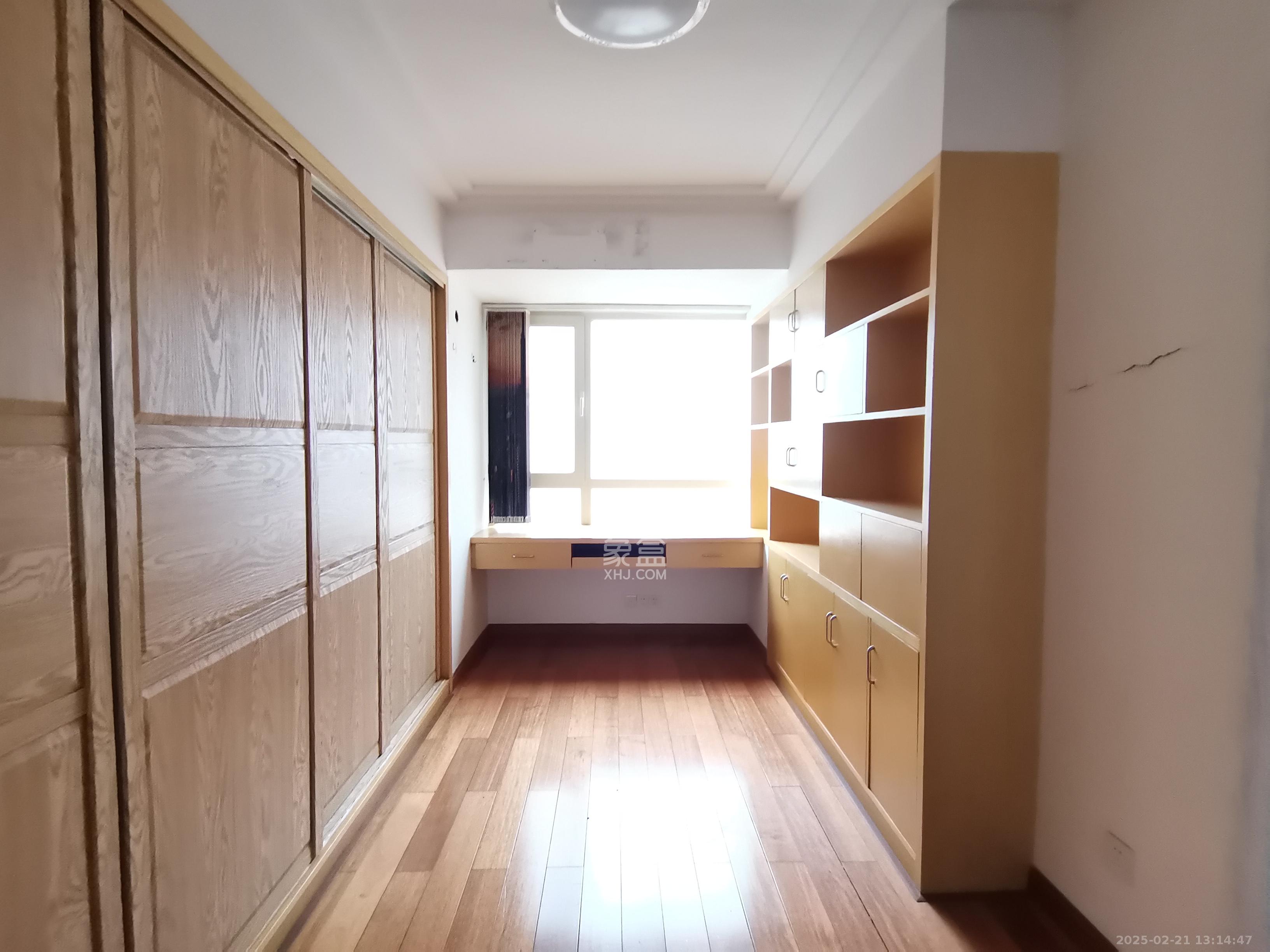 北辰三角洲E5区  3室2厅2卫   4500.00元/月室内图