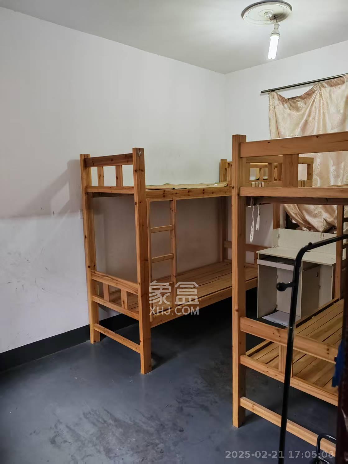 消防大厦宿舍楼 4室1厅1卫 3000.0元/月 消防大厦宿舍楼 4室1厅1卫 3000.0元/月室内图