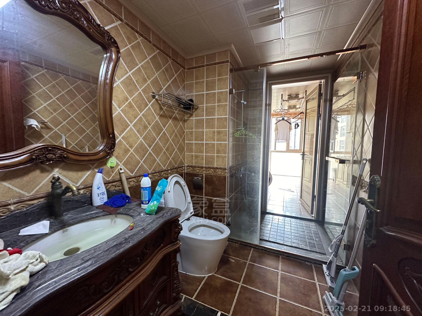 奥园养生城 4室2厅4卫 5300.0元/月 奥园养生城 4室2厅4卫 5300.0元/月室内图