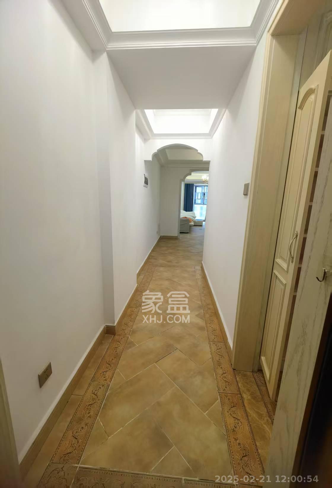 中粮自然天城 3室2厅2卫 3000.0元/月 中粮自然天城 3室2厅2卫 3000.0元/月室内图