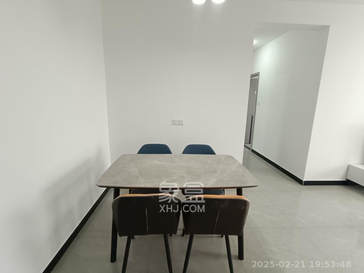 汉唐世家二期  3室2厅2卫   2500.00元/月室内图