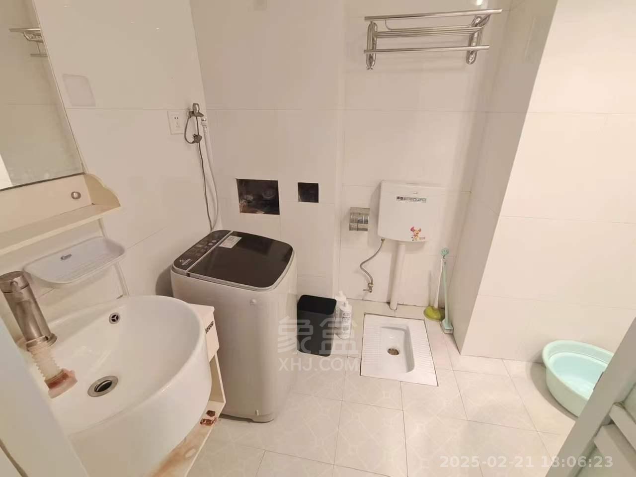 家润多  1室1厅1卫    1000.0元/月 家润多  1室1厅1卫    1000.0元/月