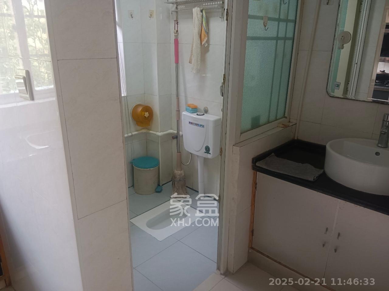 东湖小区安置房  3室2厅1卫   2300.00元/月室内图